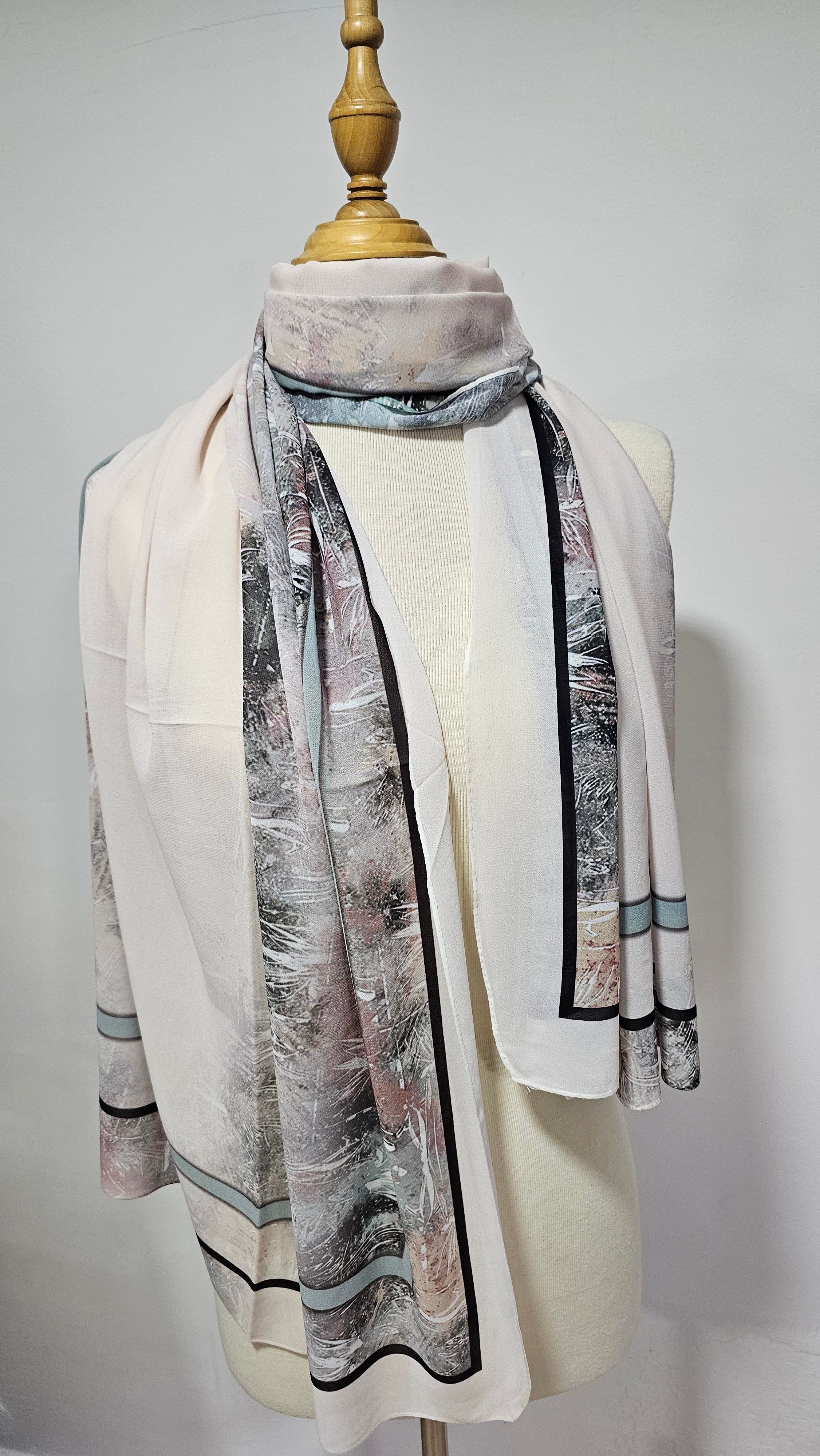 Châle en crêpe égyptien imprimé léger et élégant