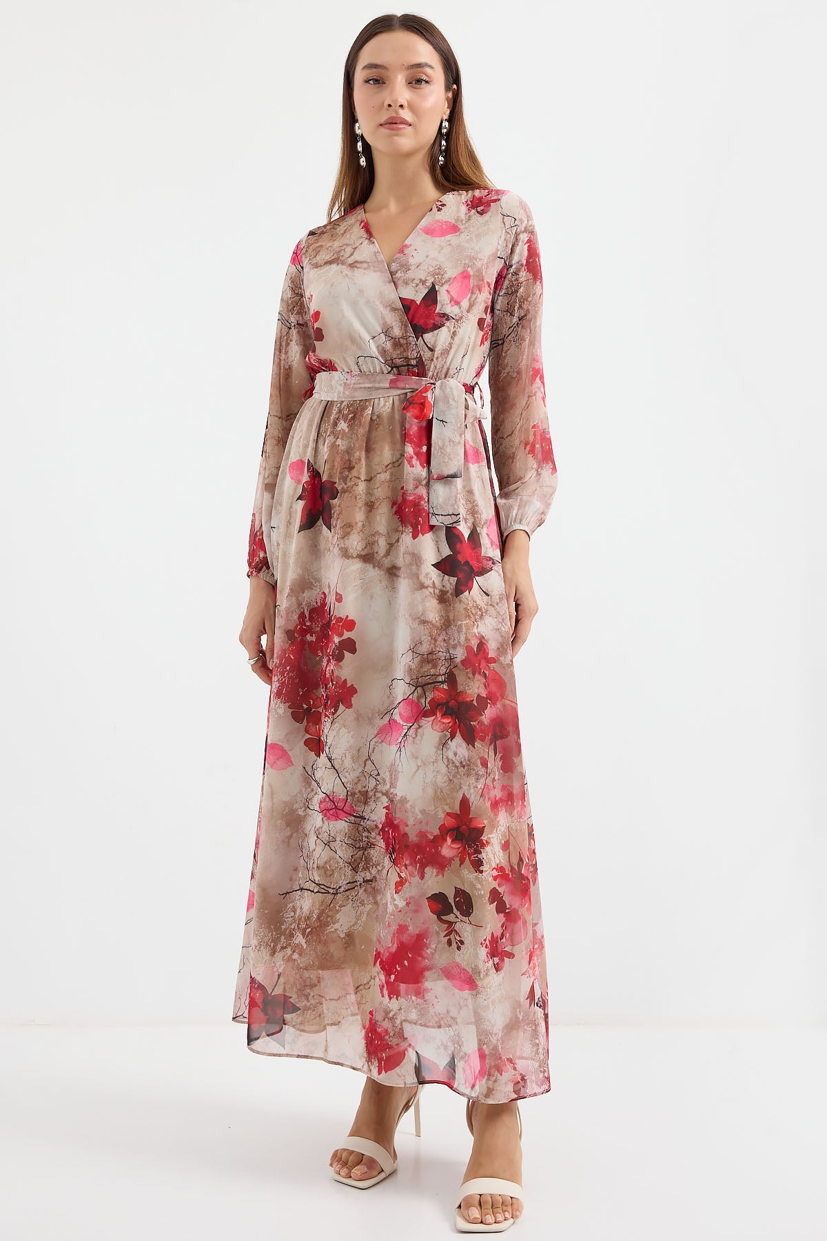 <tc>Robe en chiffon à motif floral 2134.</tc>