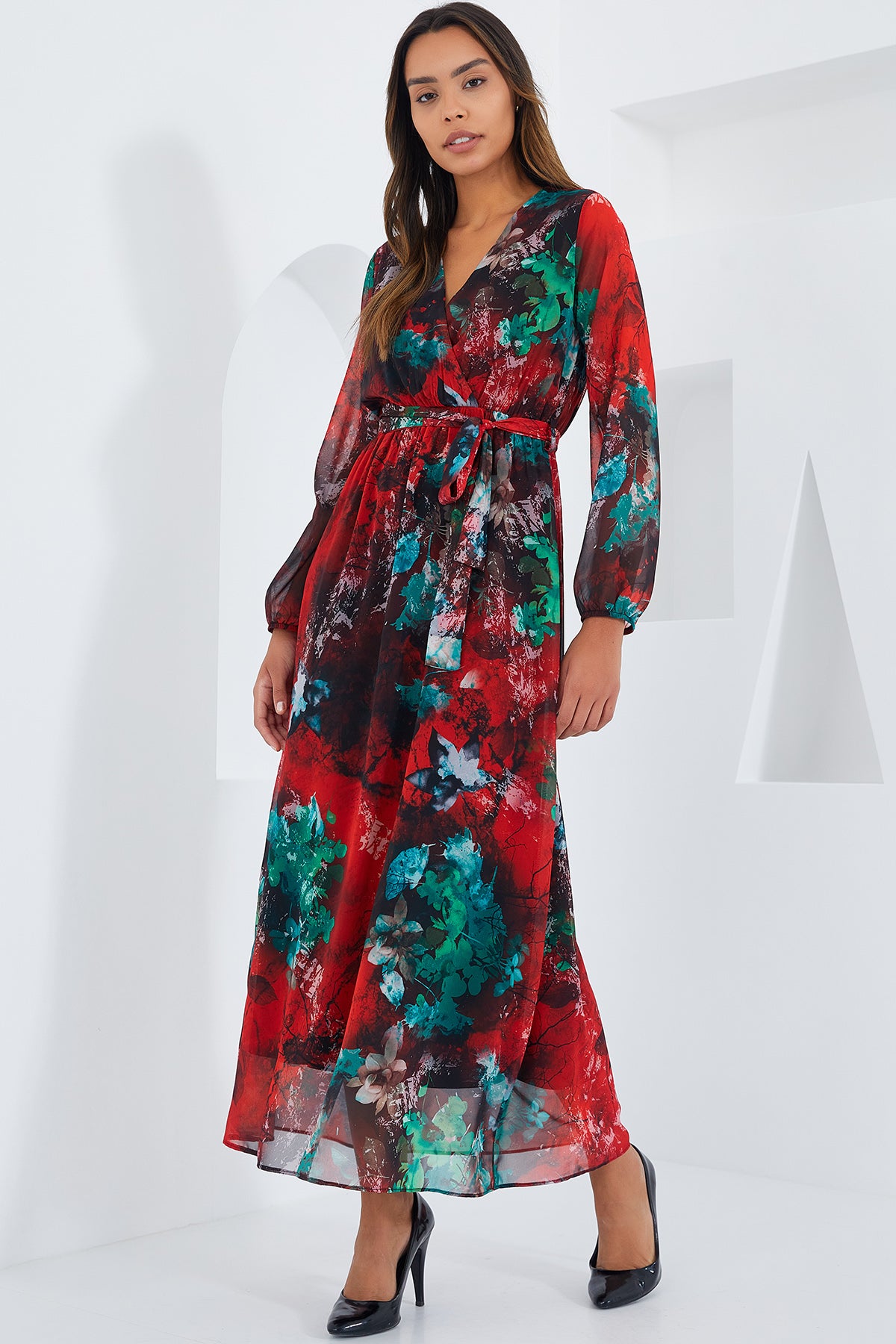 <tc>Robe en chiffon à motif floral 2134.</tc>