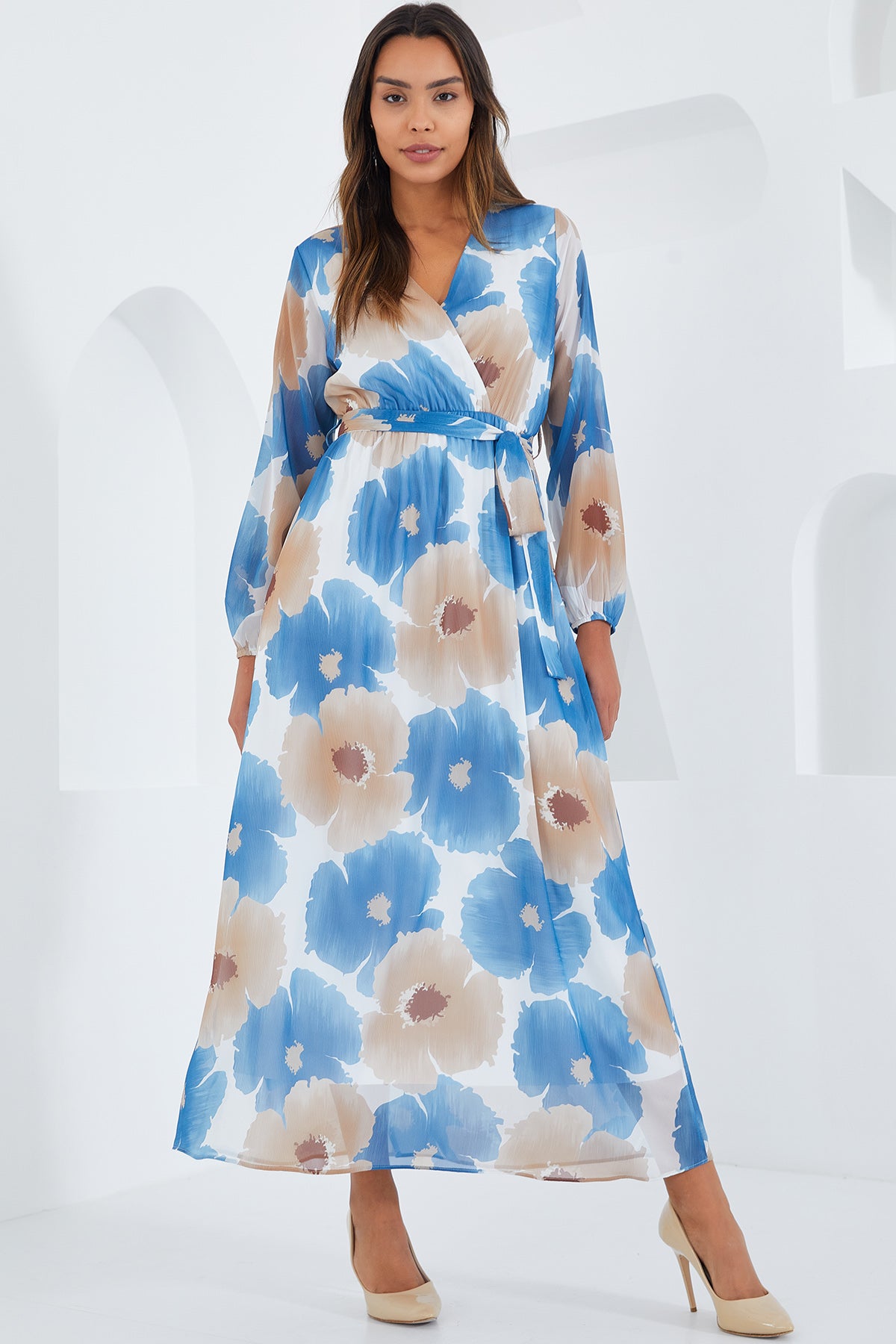 <tc>Robe en chiffon à motif floral 2134.</tc>