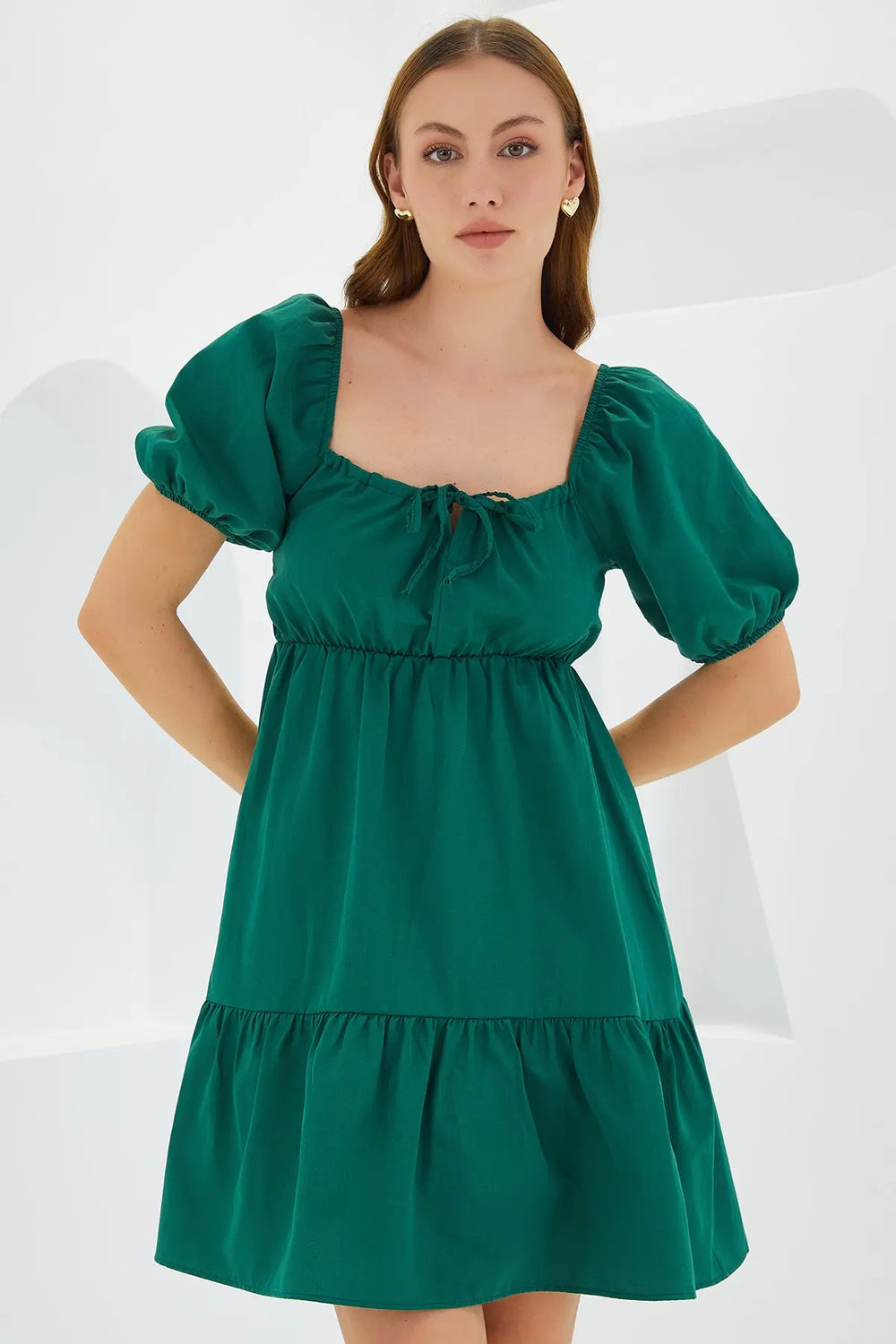Robe Courte Évasée en Popeline – Coupe Klos Élégante