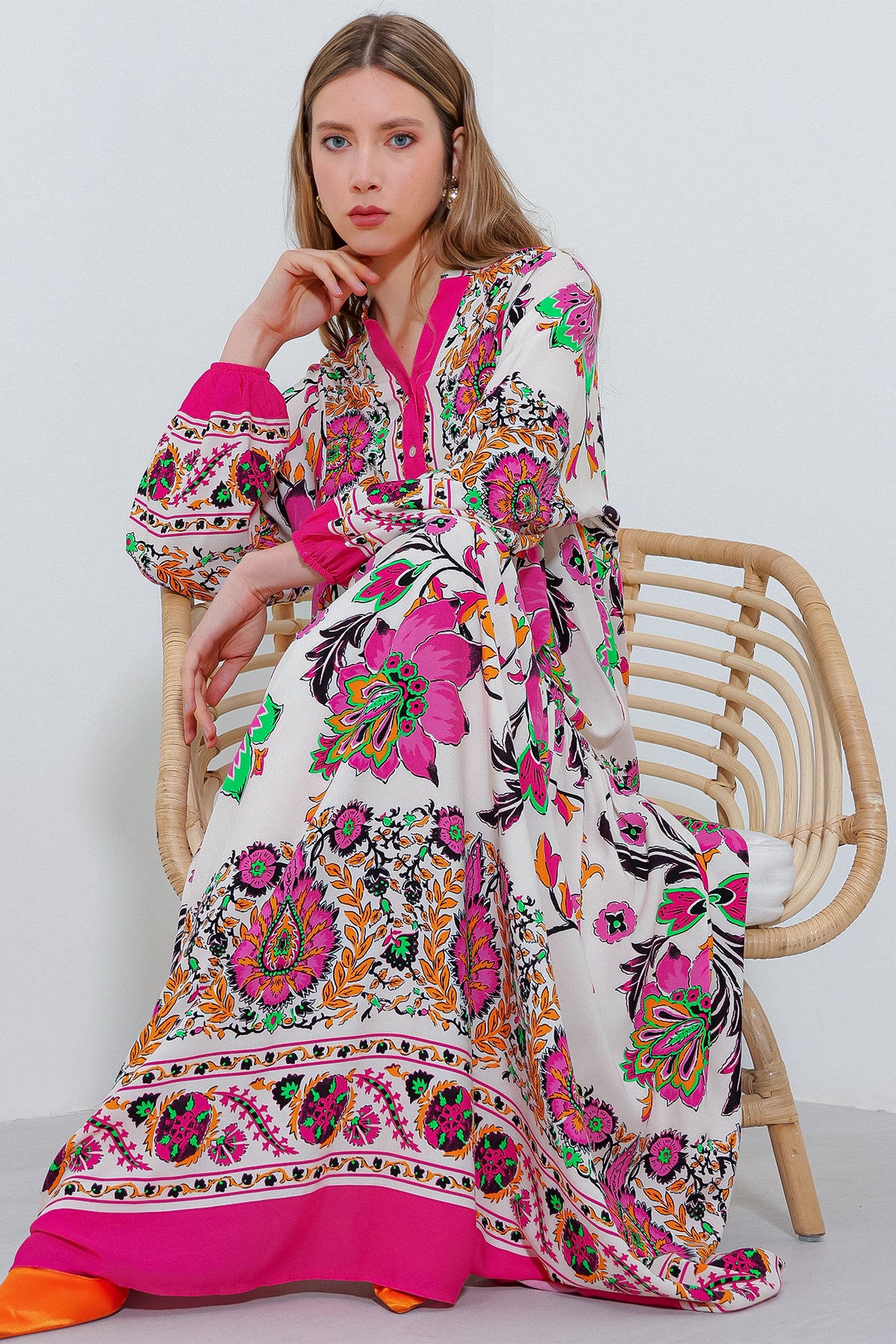 2423 otantik desenli elbise - Justyol