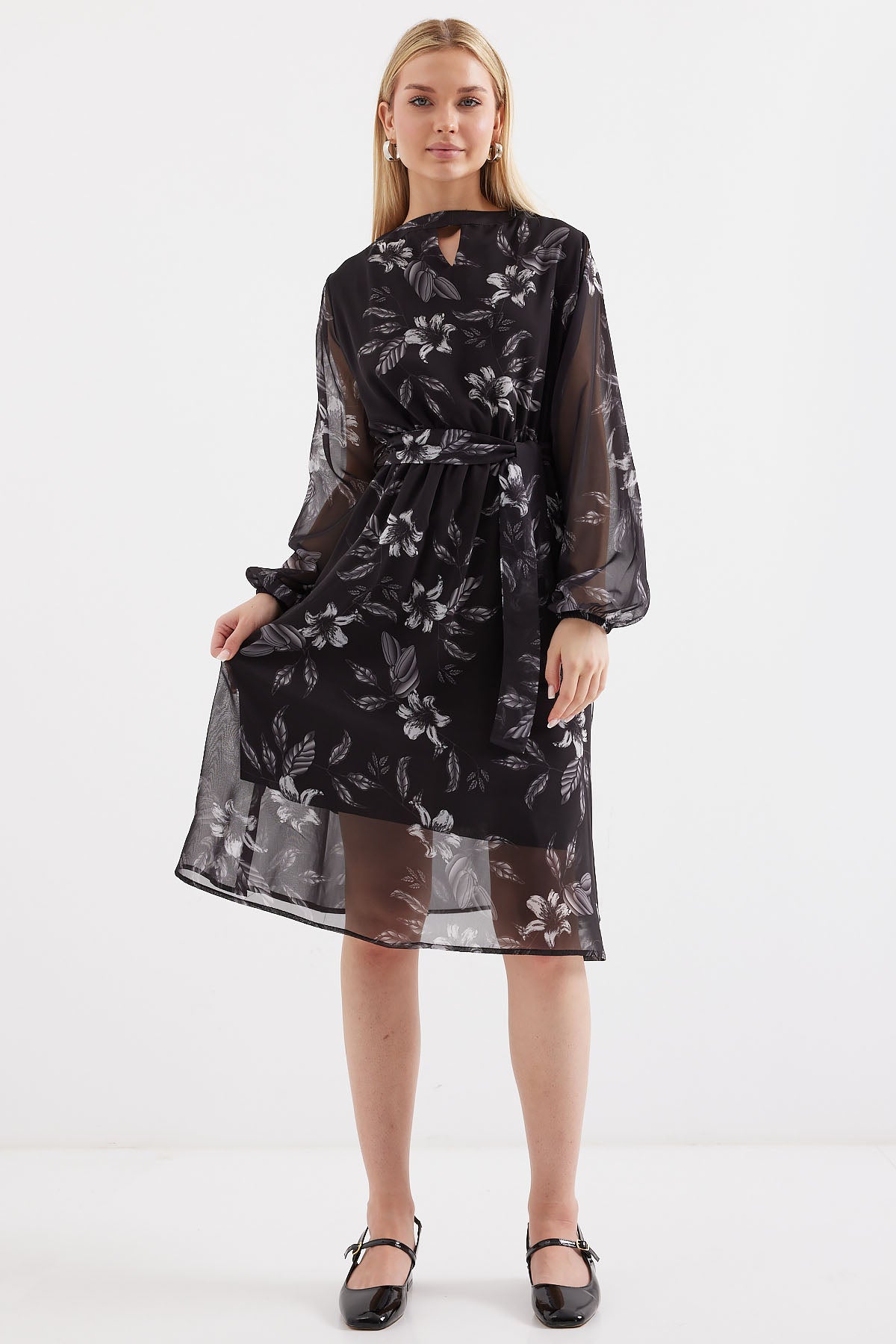 <tc>Robe en tulle à motif avec doublure 2459.</tc>