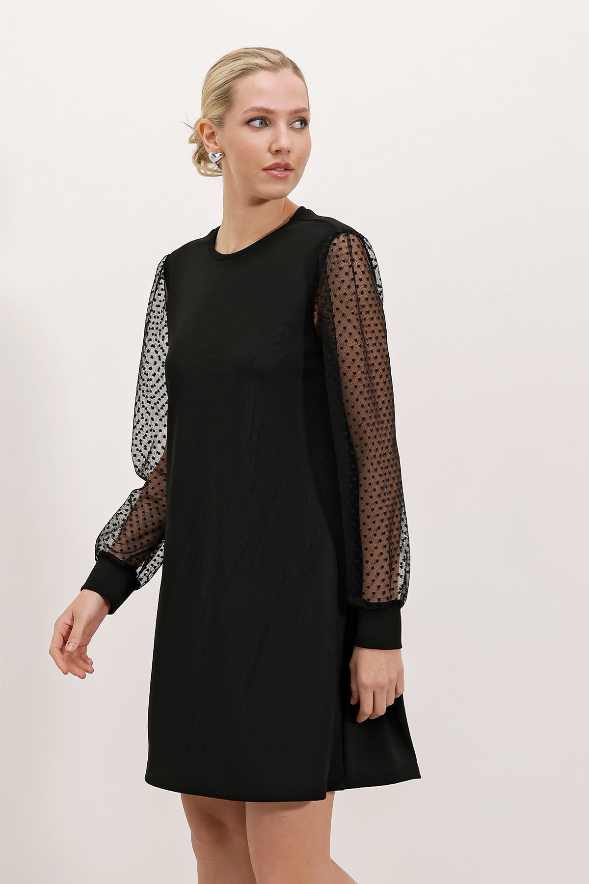 <tc>Robe courte à manches en tulle 2467</tc>