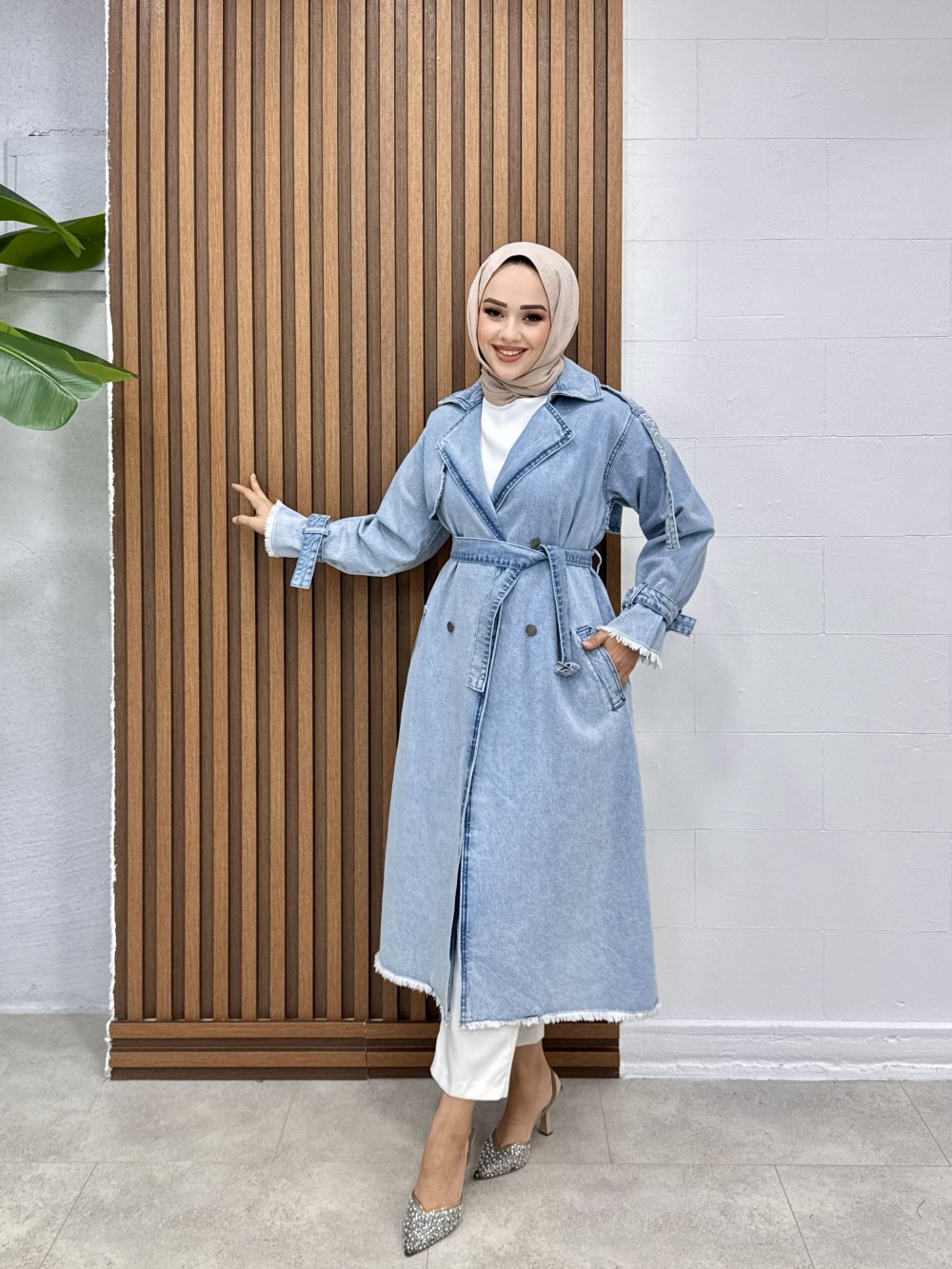 <tc><p>Trench-coat Buğlem</p></tc>