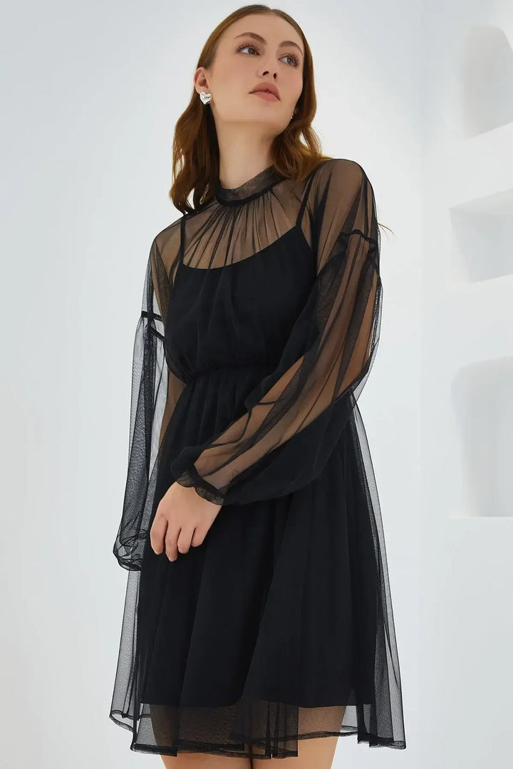 Robe mini femme avec détails en tulle élégants 2485