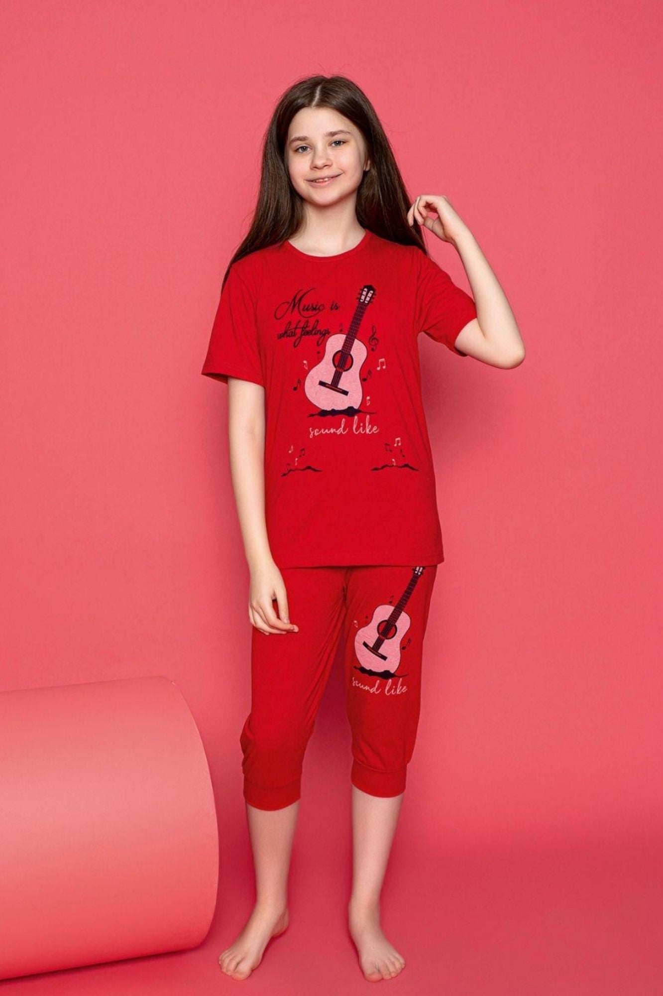 <tc>"Ensemble Capri pour fille à manches courtes en coton avec motifs, modèle Farya Kids."</tc>