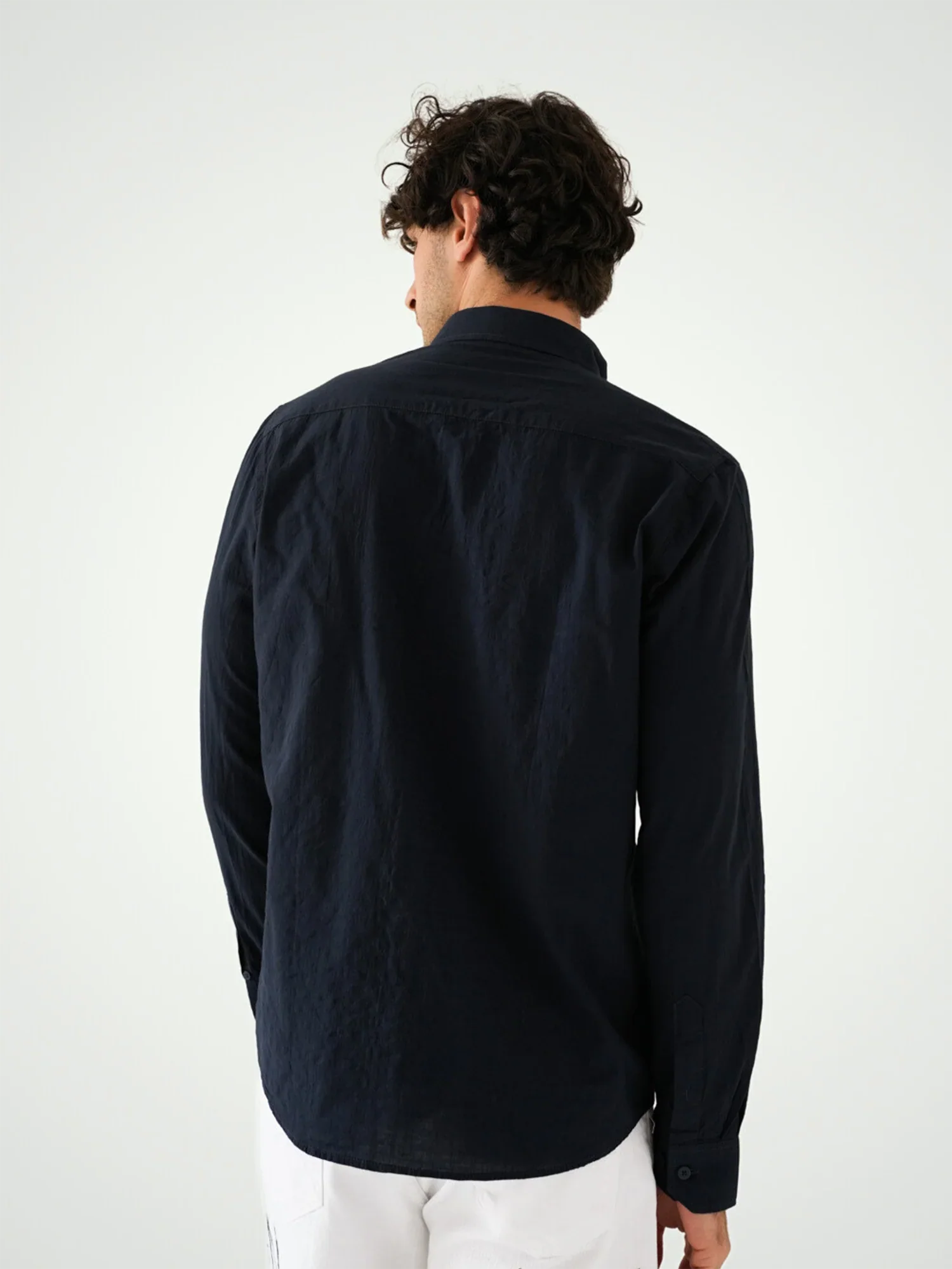 قميص رجالي كلاسيكي بأكمام طويلة بتصميم أنيق - SHI24SEXR19453TM1