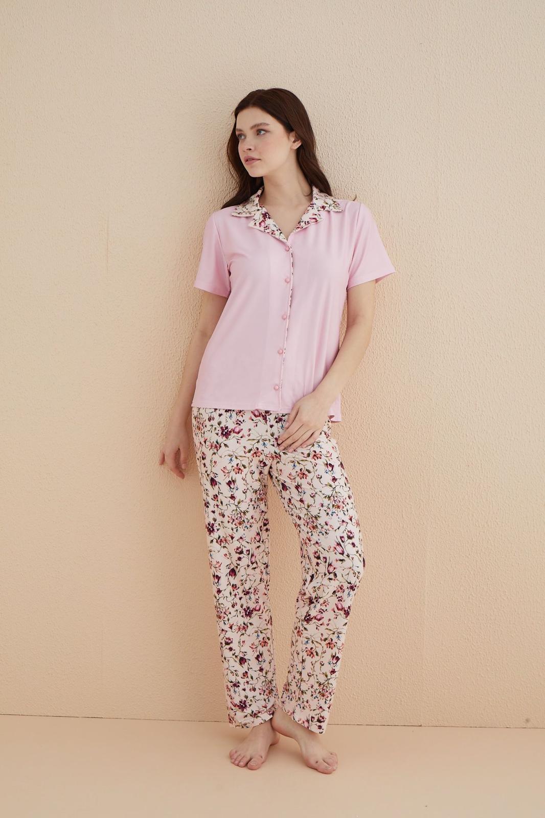 <tc>Ensemble de pyjama à manches courtes avec motif floral en bambou Dreamy Marla.</tc>