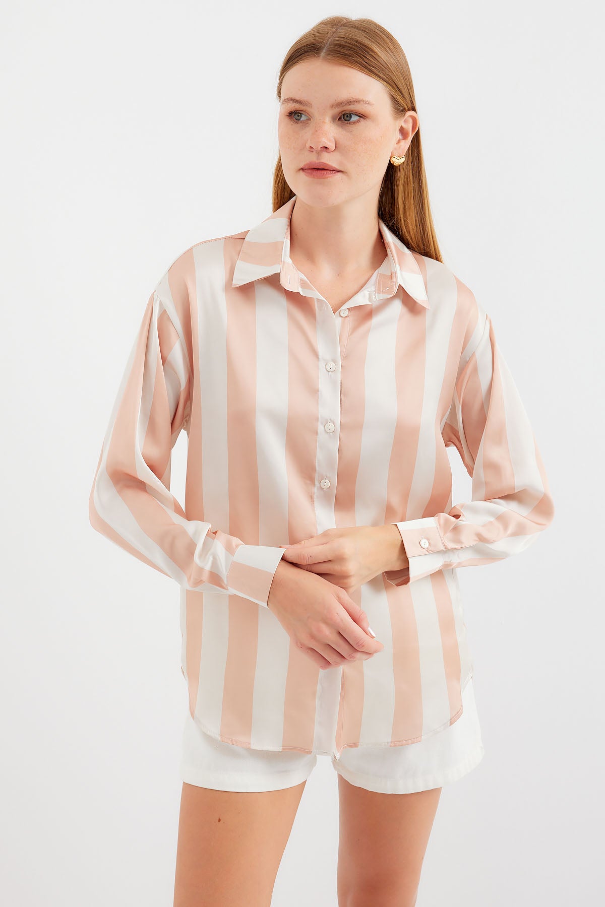 <tc>Chemise en satin légèrement drapée 3964</tc>