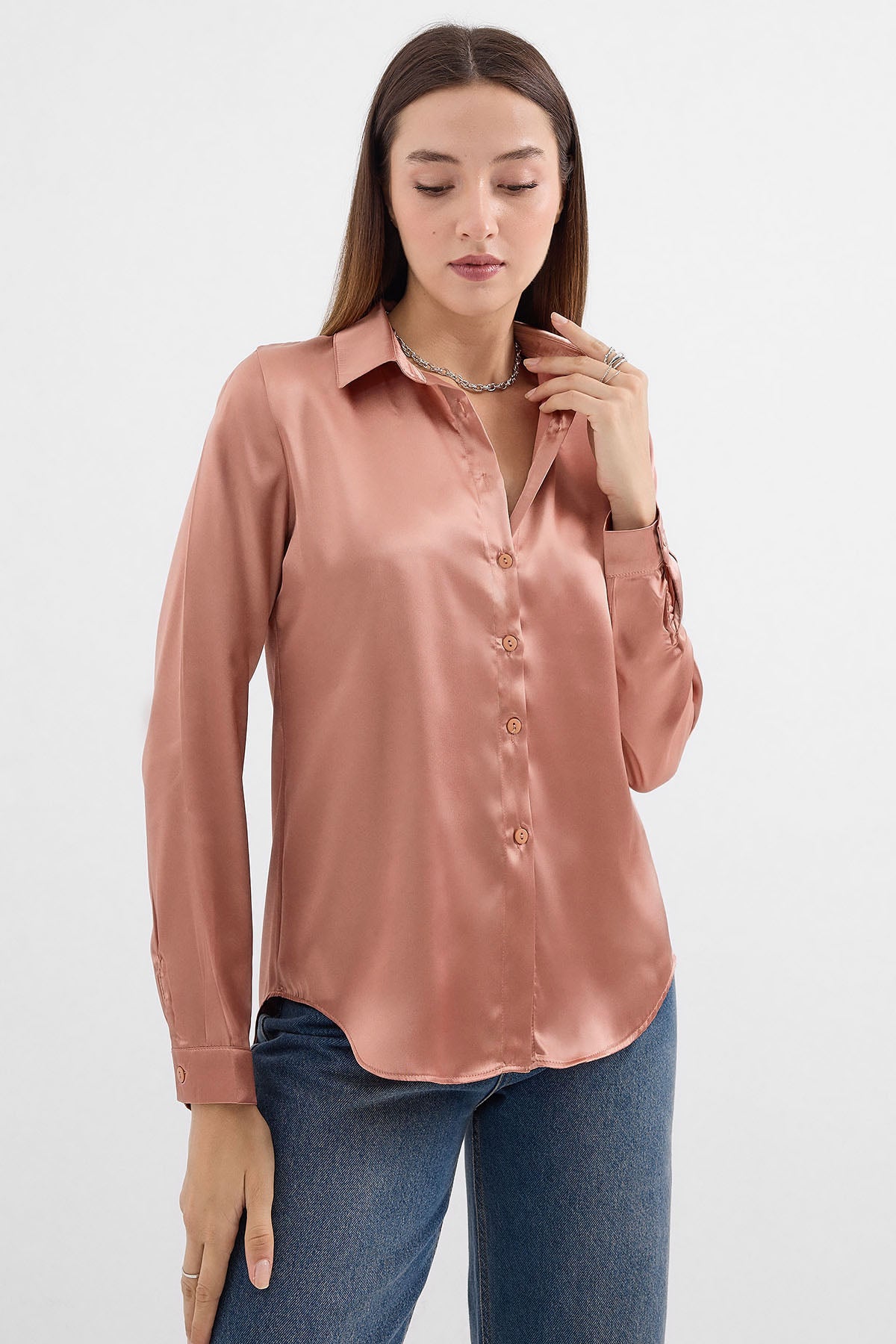 <tc>Chemise en satin légèrement drapée 3964</tc>