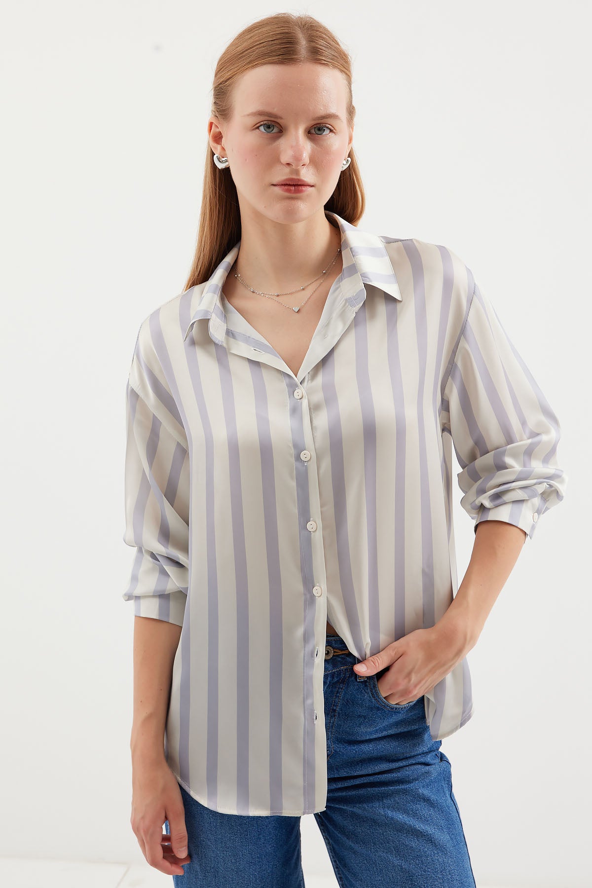 <tc>Chemise en satin légèrement drapée 3964</tc>