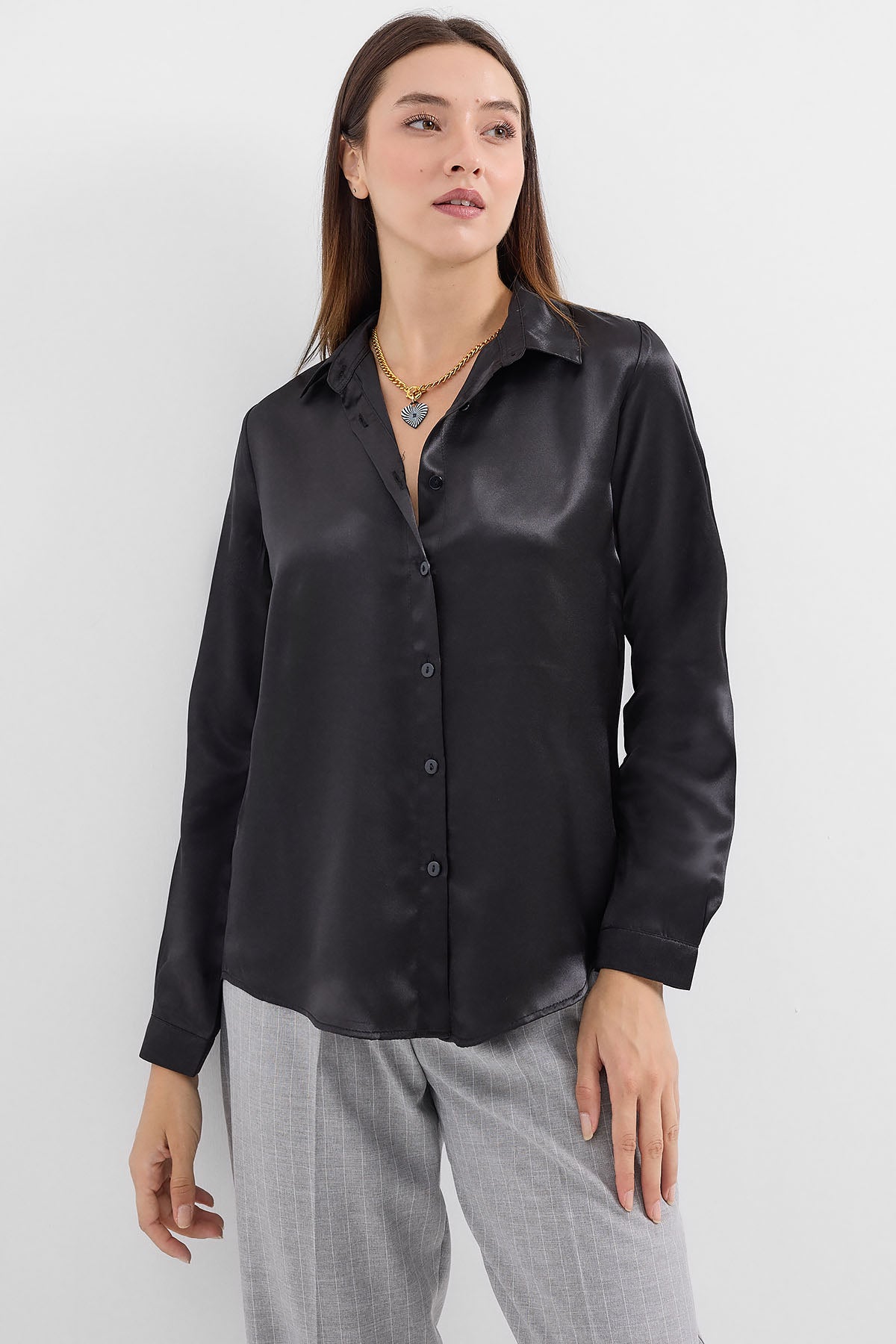 <tc>Chemise en satin légèrement drapée 3964</tc>