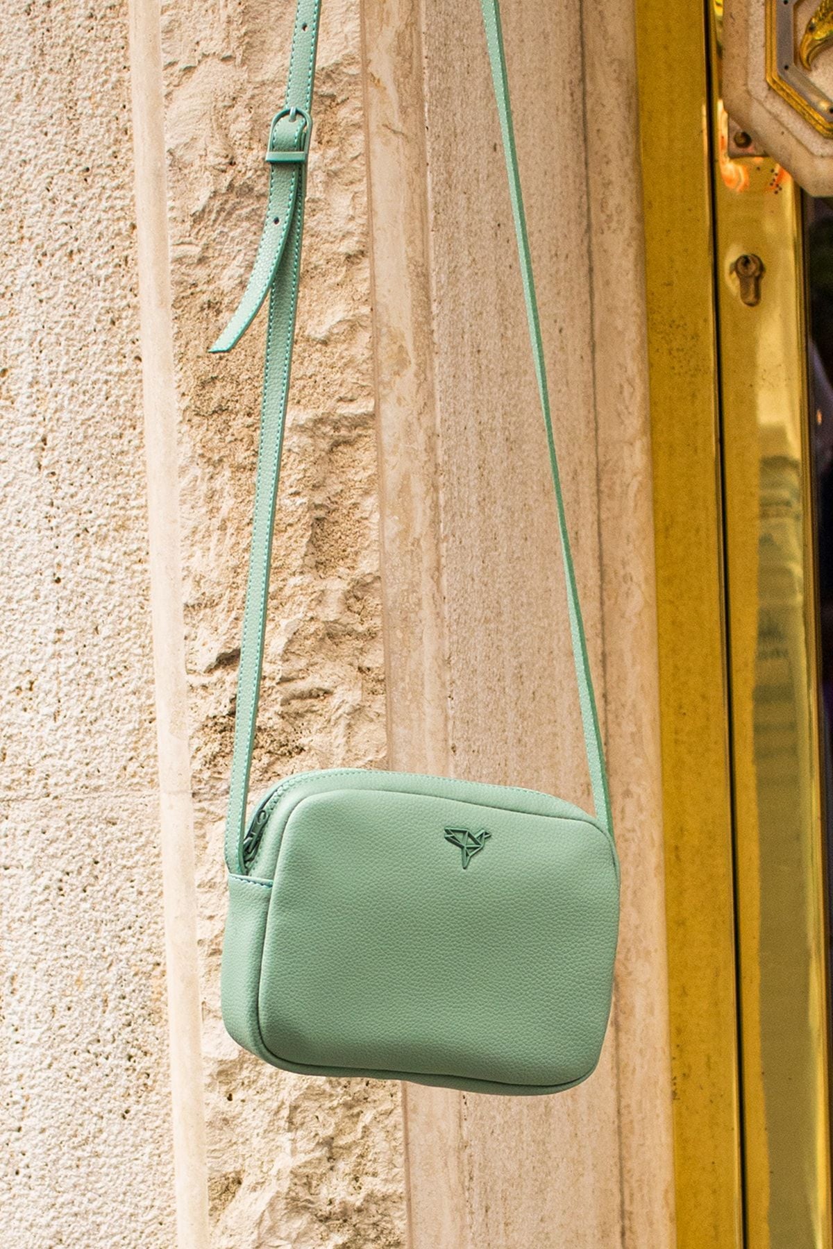 <tc>Liberty Sac à Main pour Femme Menthe avec Bandoulière et Poignée Croisée, Fermeture Éclair, Ajustable</tc>