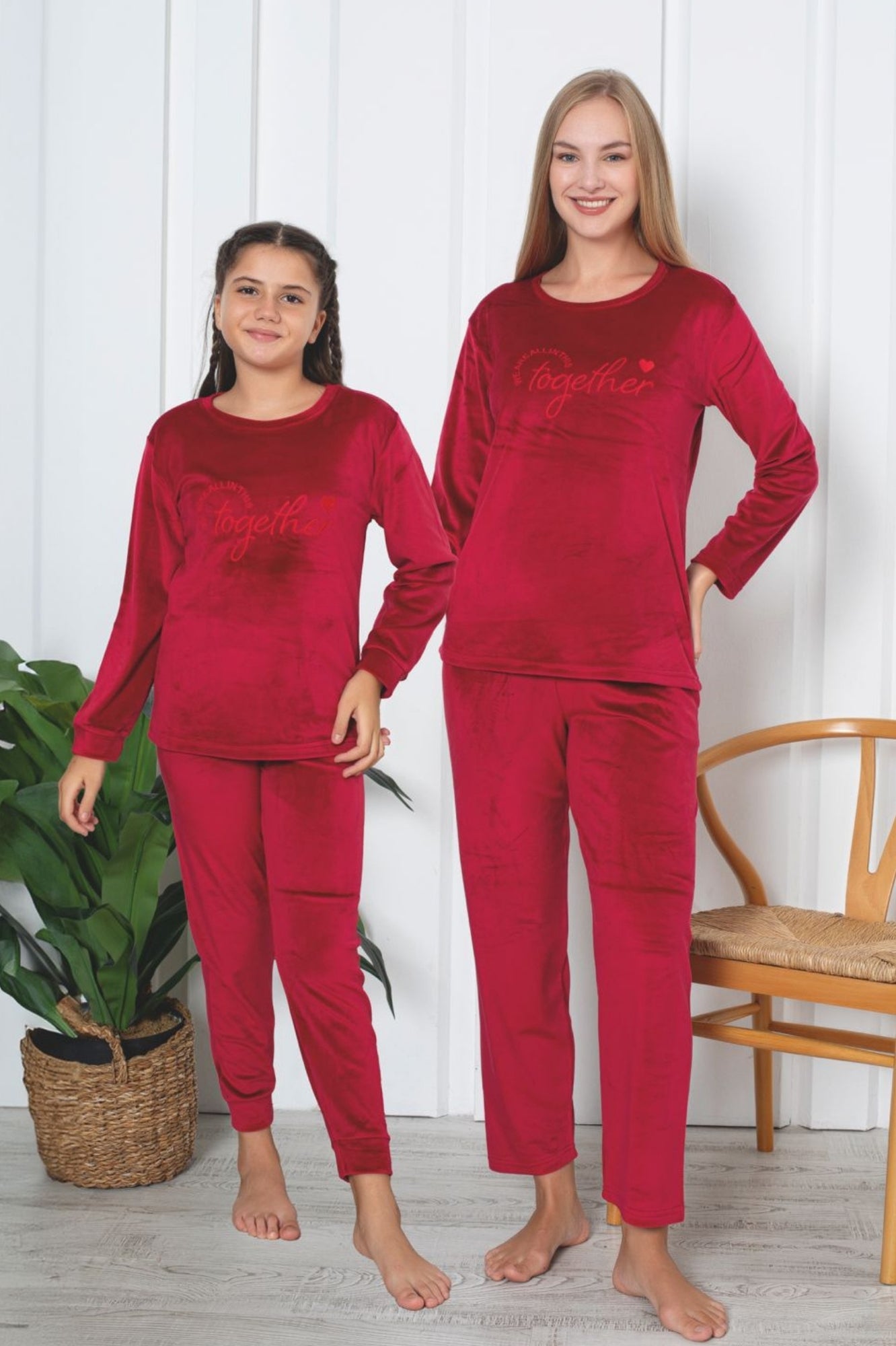 <tc>Ensemble de pyjama en velours français pour mère et fille (mère et fille vendues séparément).</tc>