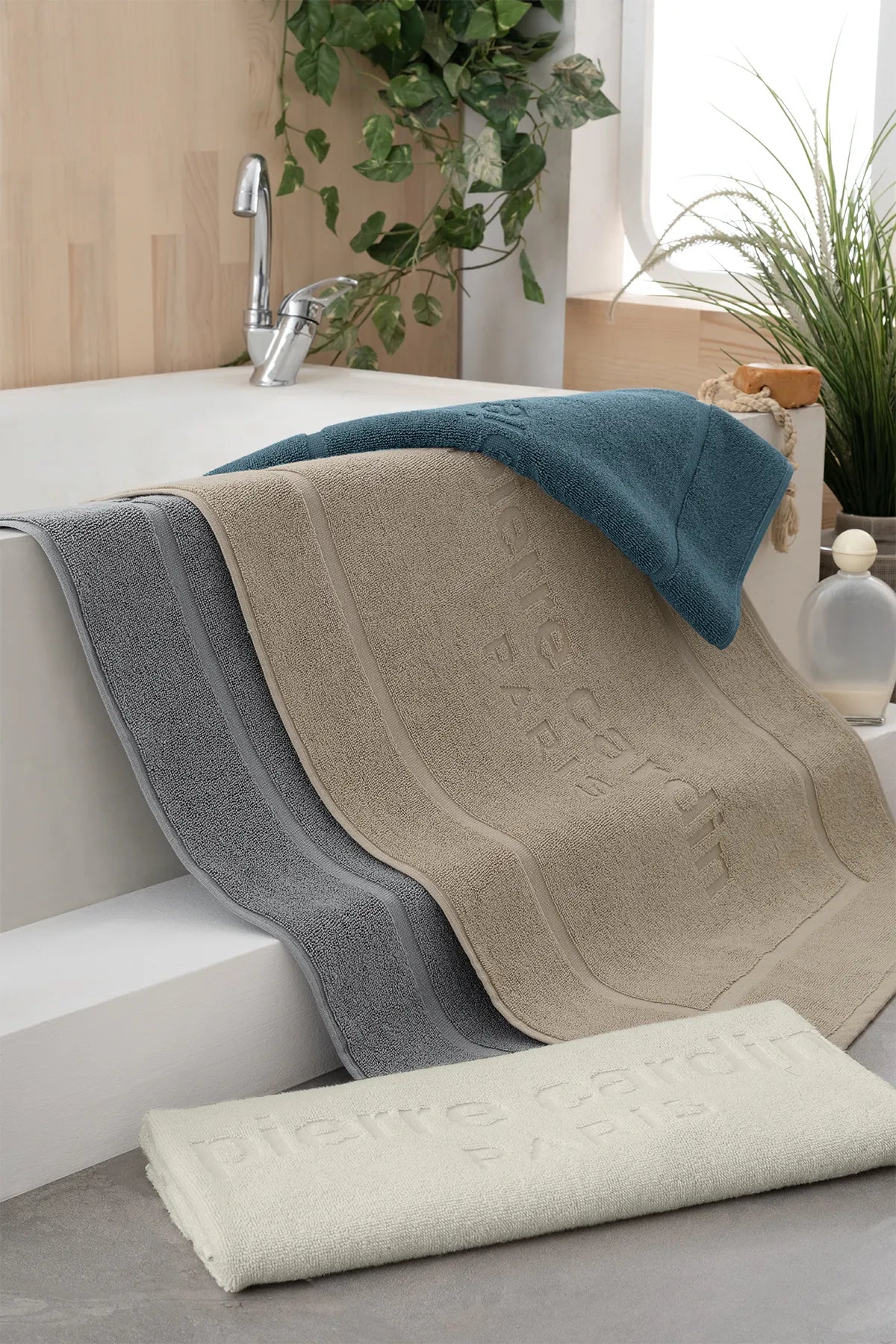 Pierre Cardin 4'lü Soft Ayak Havlusu Logo Pierre Cardin