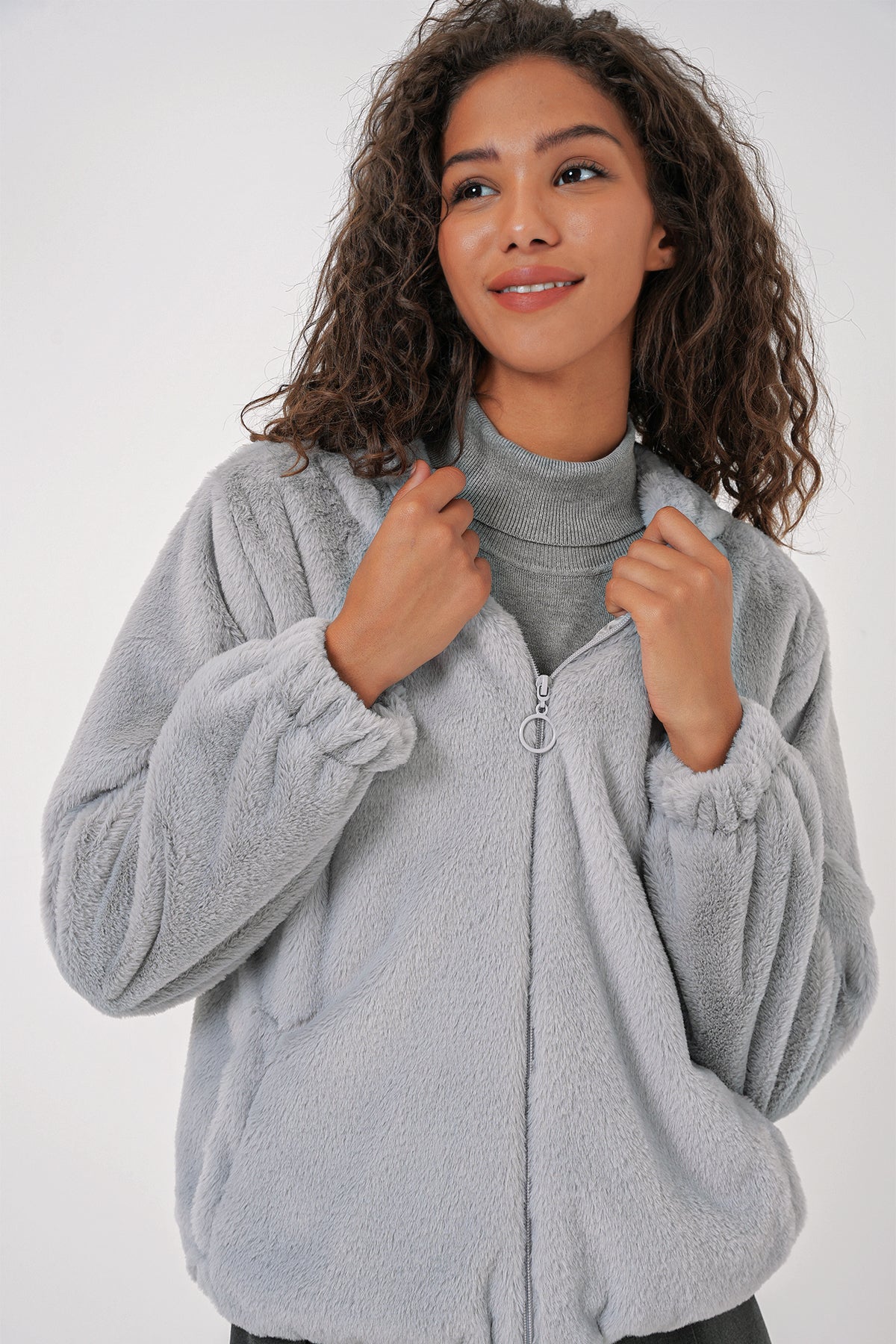 <tc>5091 manteau doublé avec capuche et fourrure</tc>