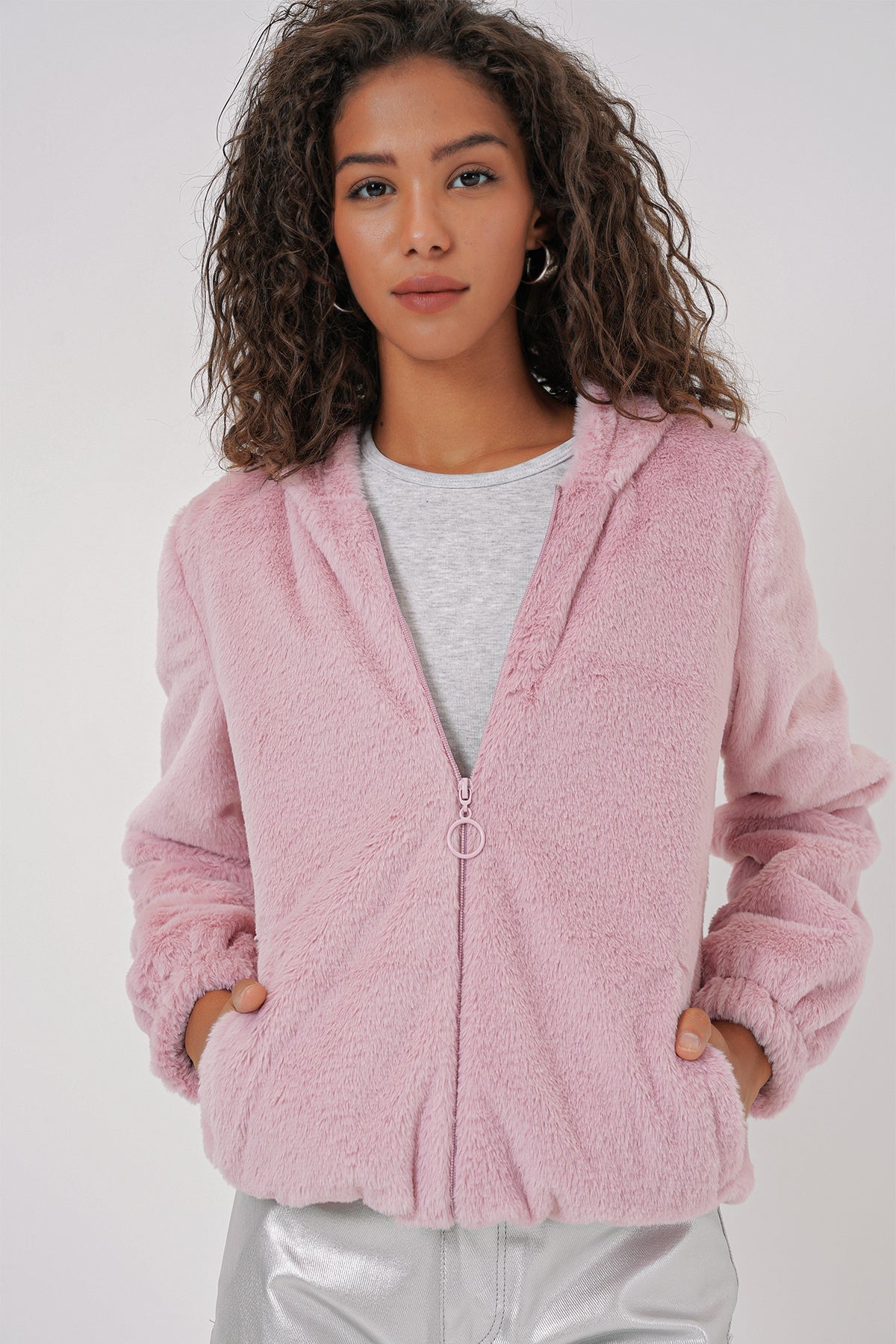 <tc>5091 manteau doublé avec capuche et fourrure</tc>