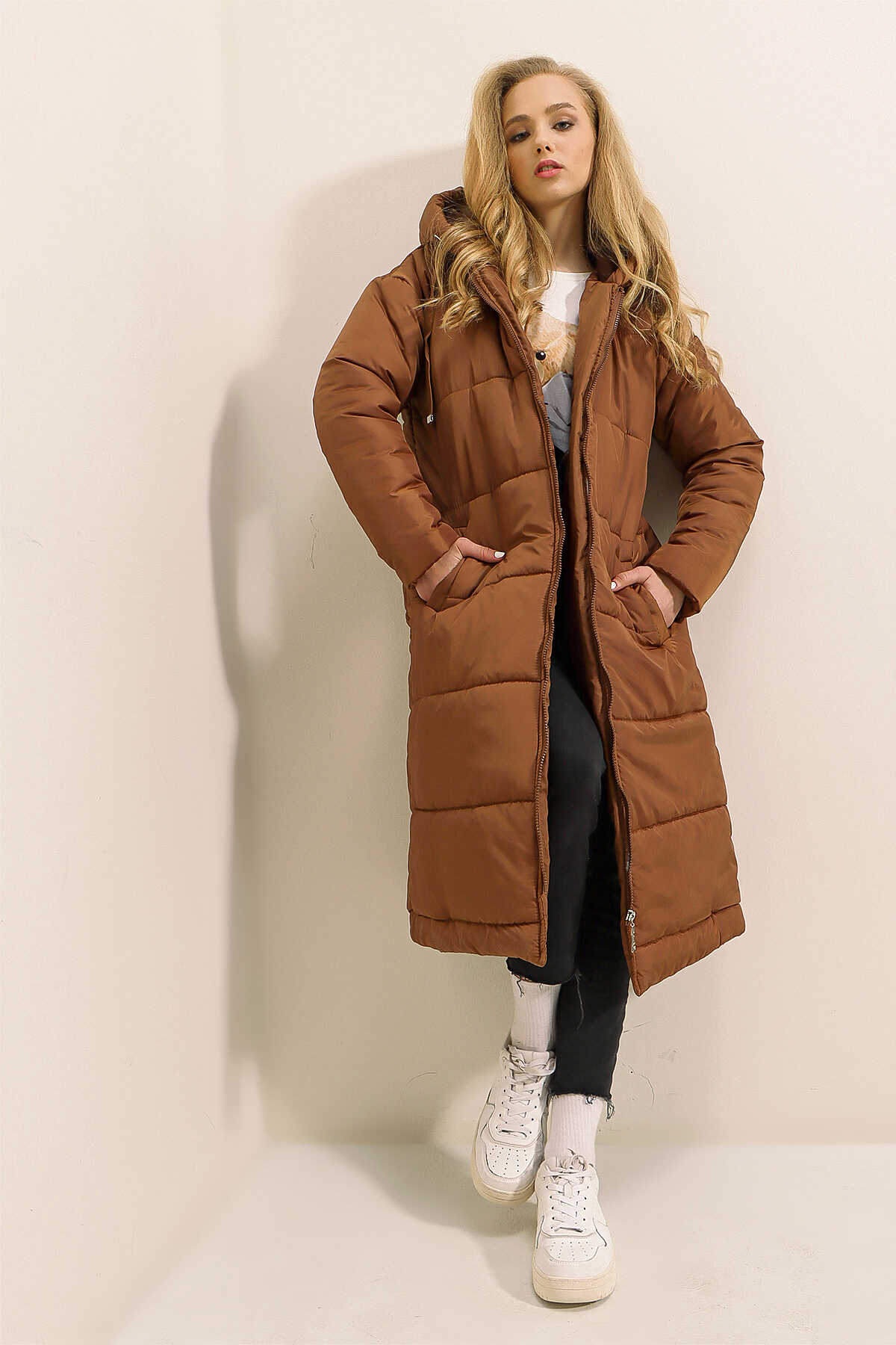 <tc>5120 manteau long en duvet avec capuche</tc>