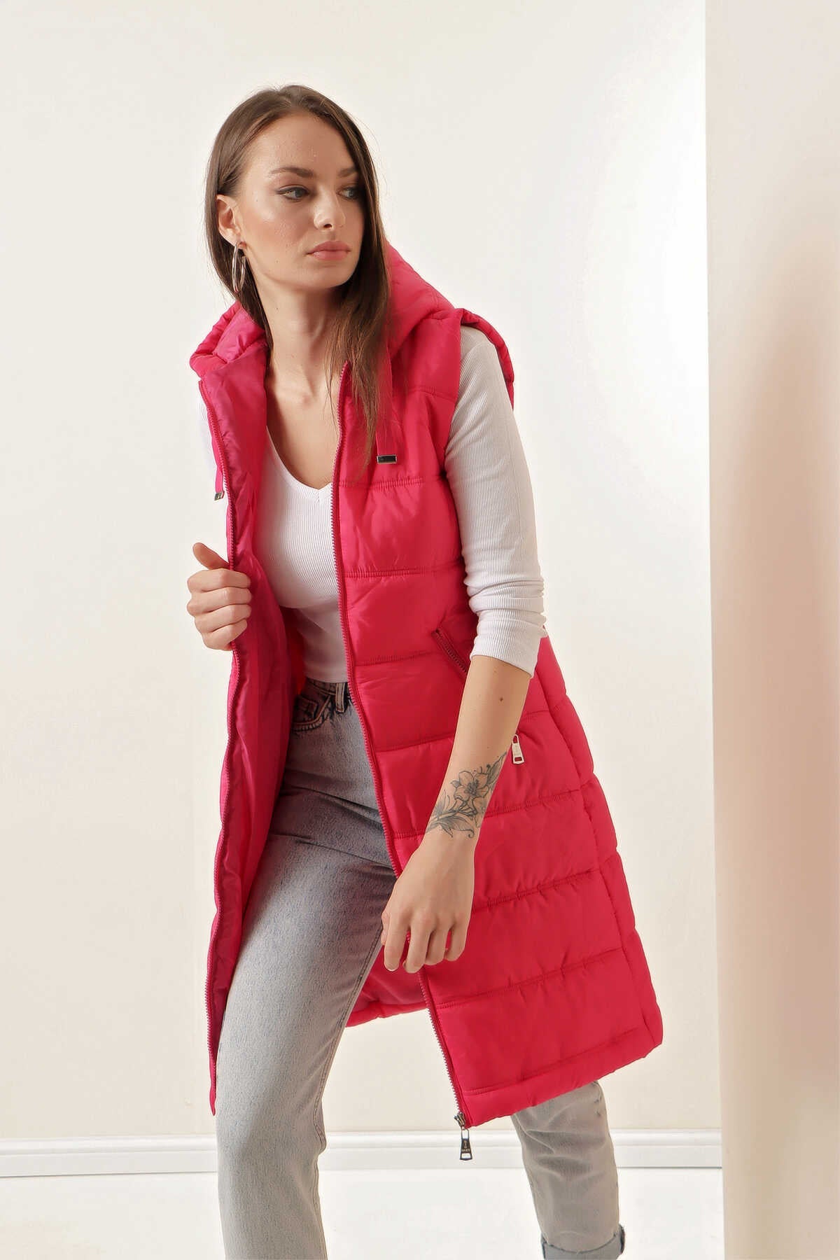 <tc>**Gilet Doudoune Longue avec Capuche**</tc>