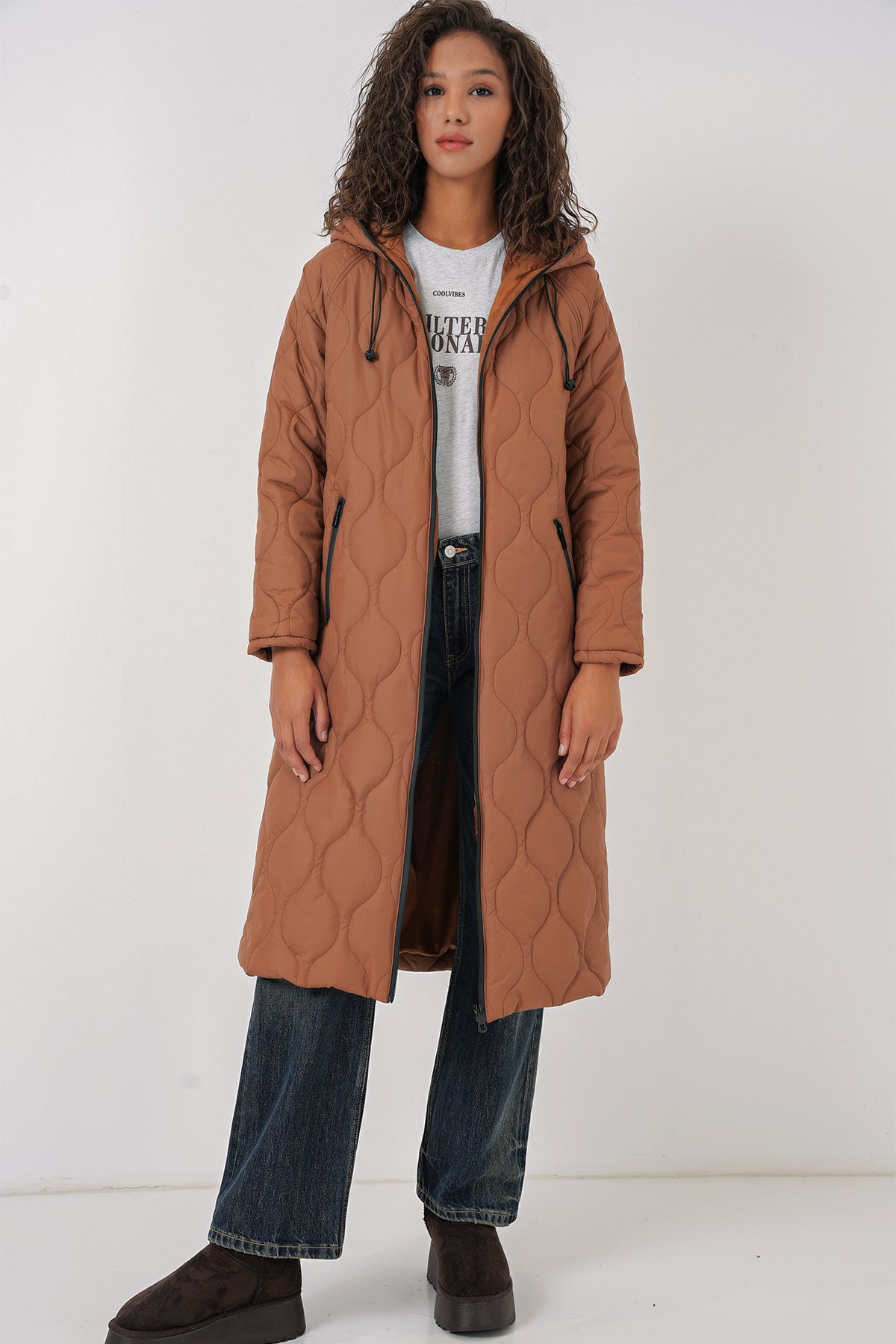 <tc>Manteau long matelassé avec capuche 5177</tc>