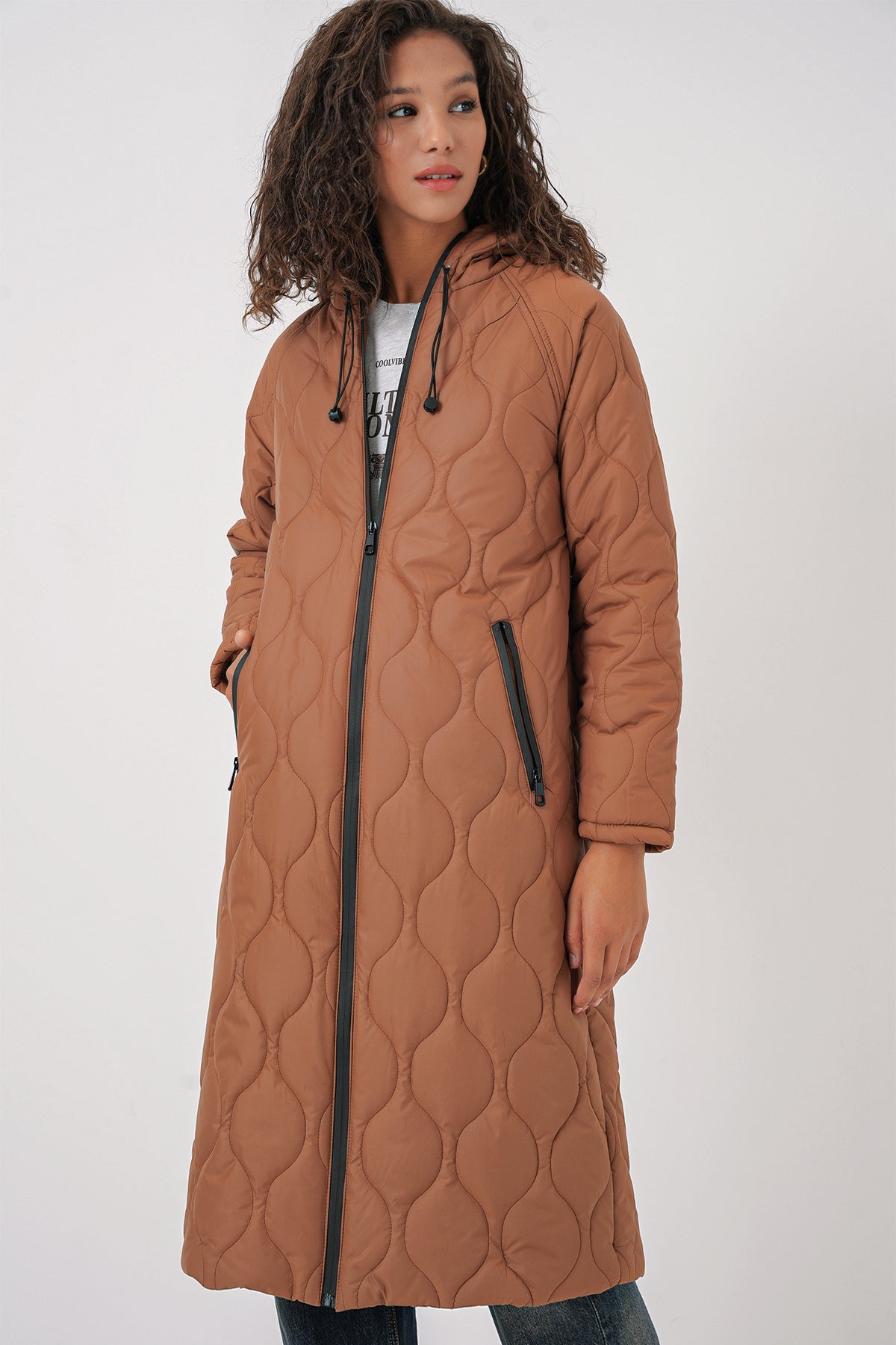 <tc>Manteau long matelassé avec capuche 5177</tc>