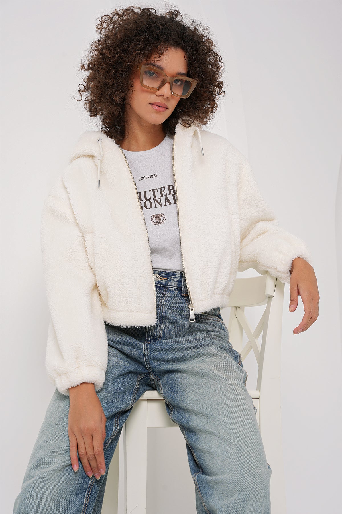 <tc>veste crop en peluche à capuche 5193.</tc>