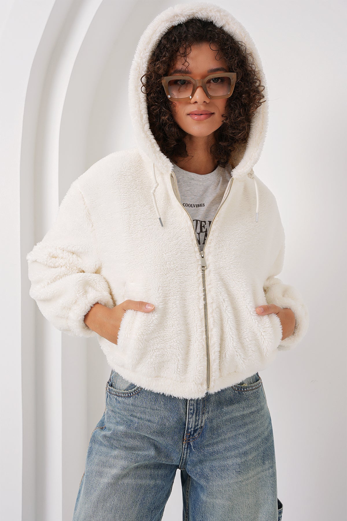 <tc>veste crop en peluche à capuche 5193.</tc>