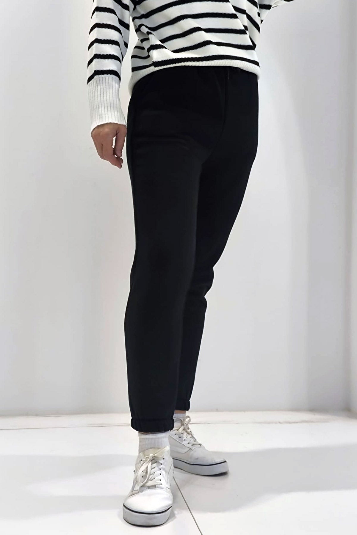 <tc>Pantalon de survêtement 55450 en trois fils</tc>