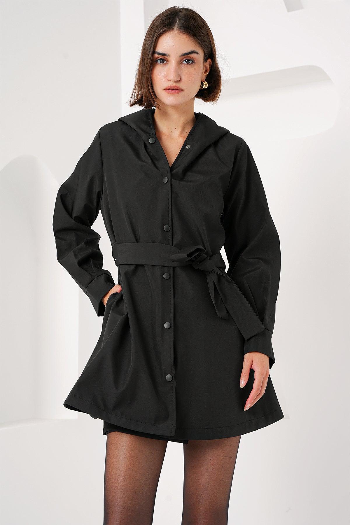 <tc>5934 Trench-coat à capuche - vert olive.</tc>