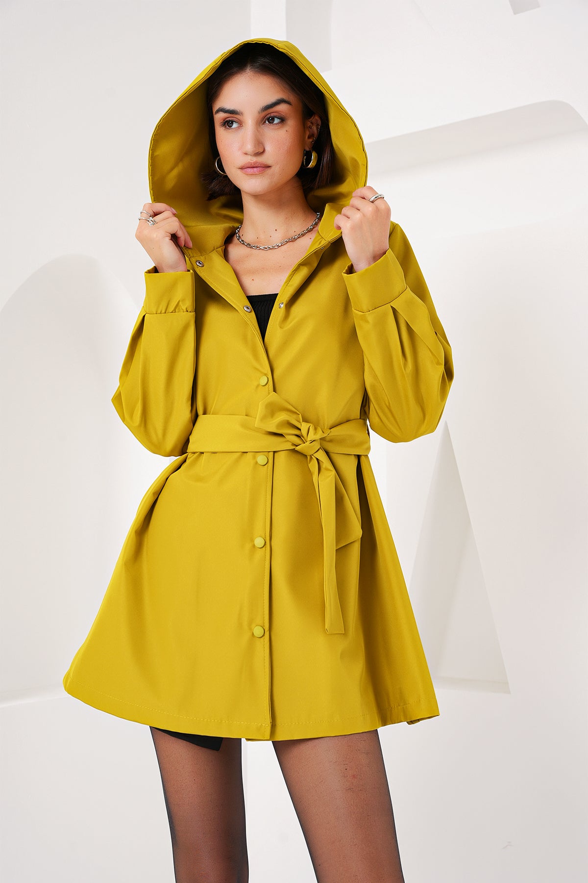 <tc>5934 Trench-coat à capuche - vert olive.</tc>