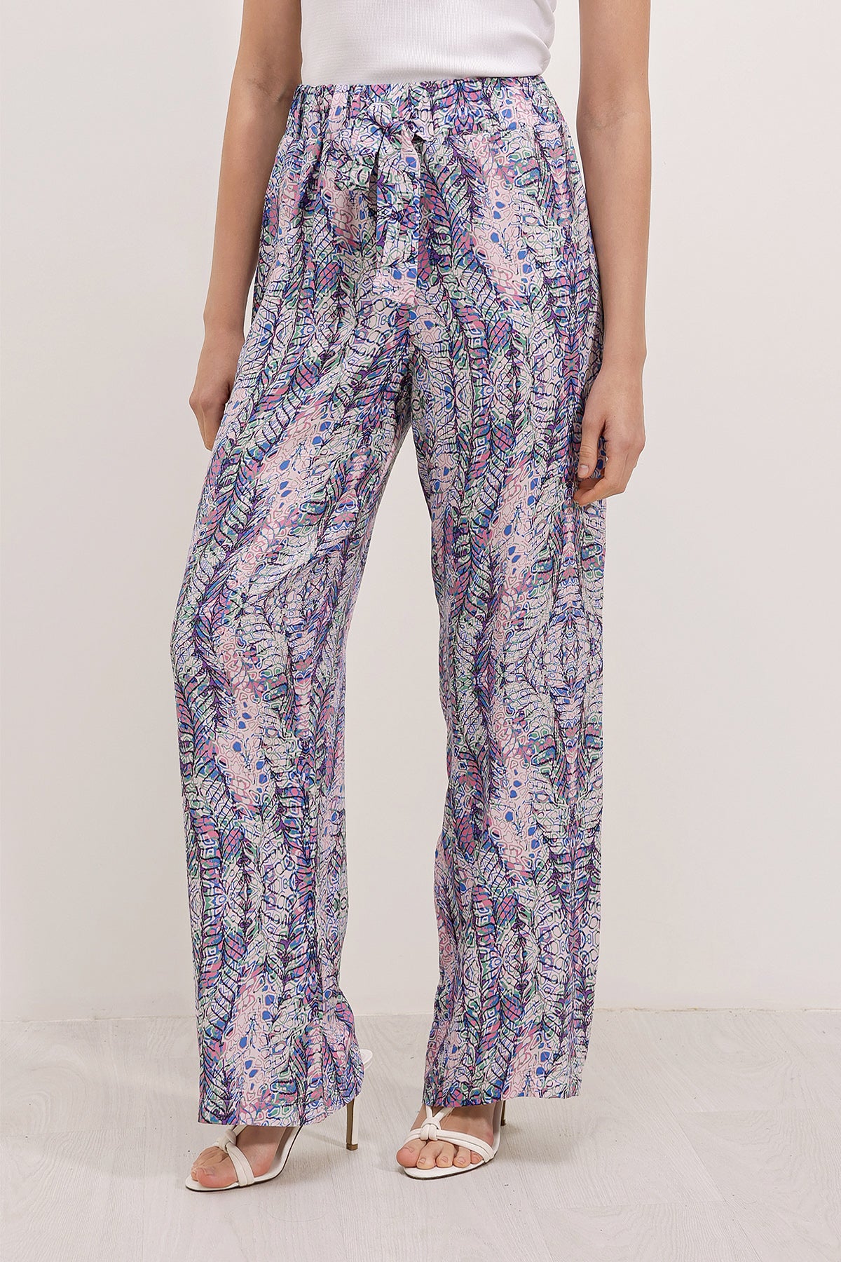 <tc>Pantalon à jambes larges à motif 6523</tc>