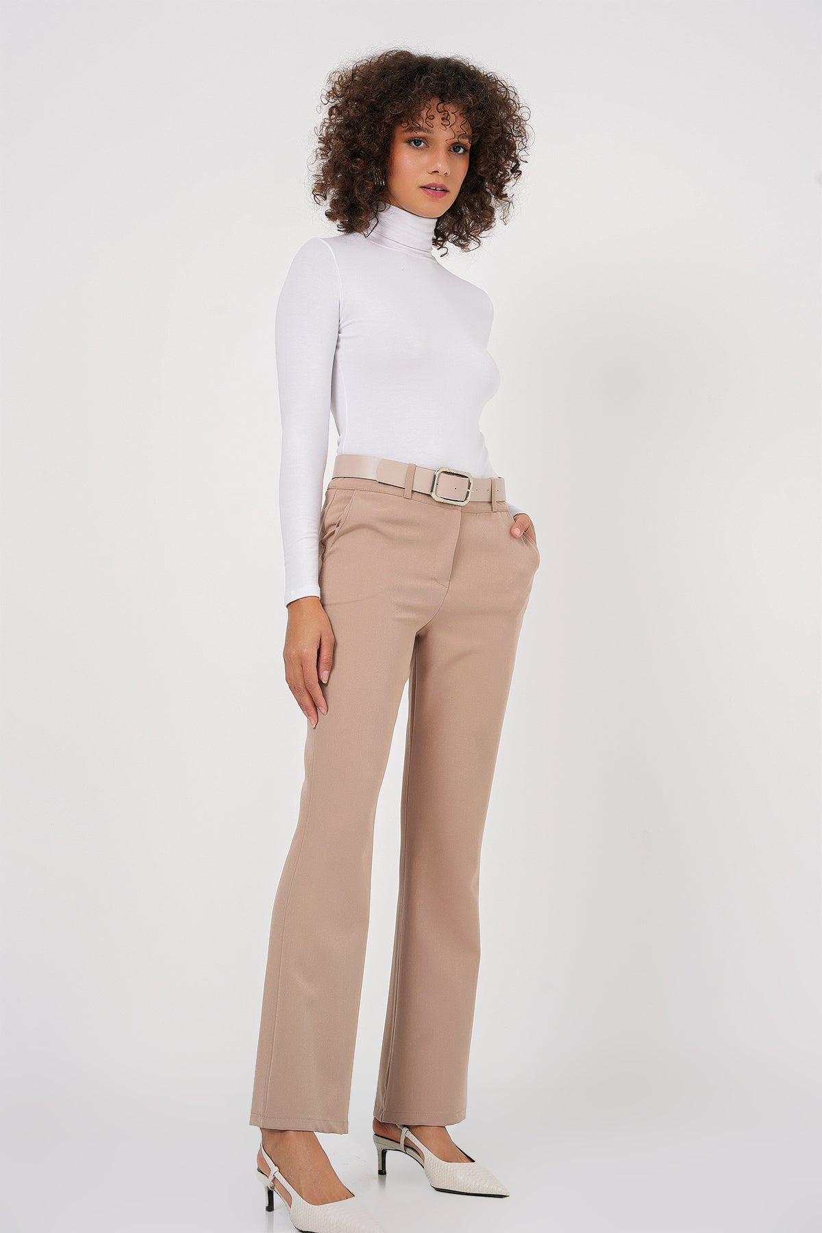 <tc>Pantalon évasé espagnol avec ceinture 6538</tc>