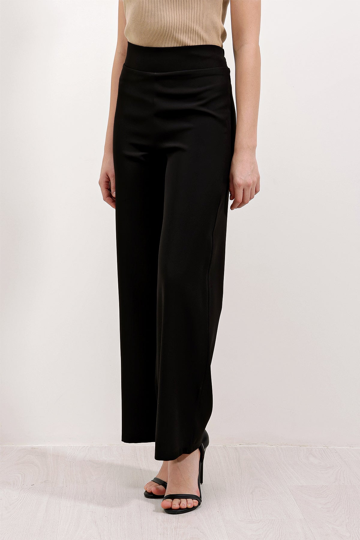 <tc>6633 pantalon à taille haute et jambes larges</tc>