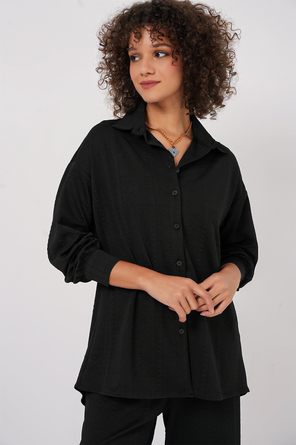 <tc>6685 ensemble haut et bas avec chemise et pantalon</tc>