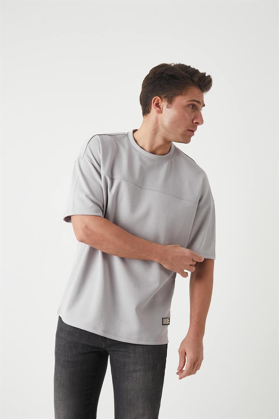 T-Shirt Homme Oversize à Empiècements Modernes