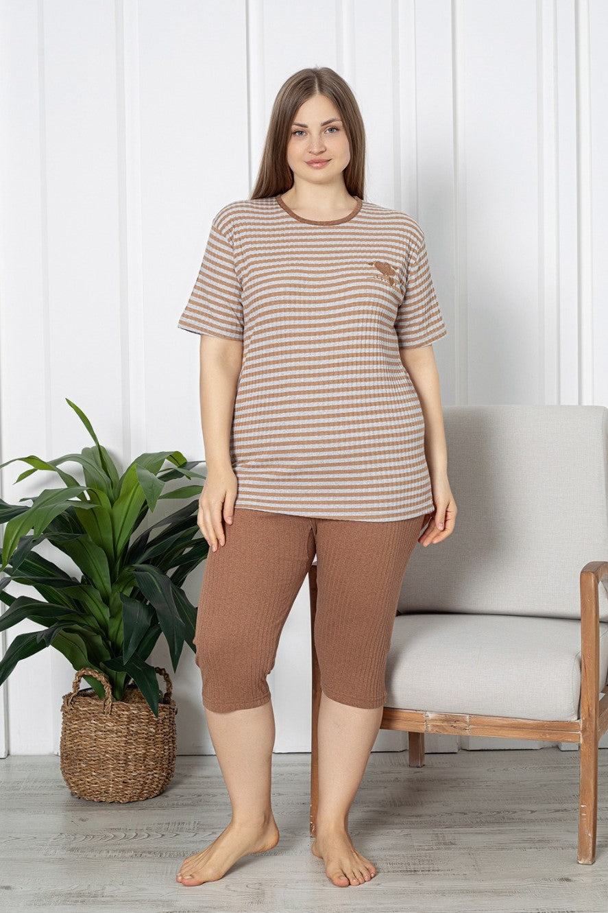 <tc>Ensemble de pyjama en coton à rayures avec des détails rapportés, capri, grande taille, X-Dreamy.</tc>