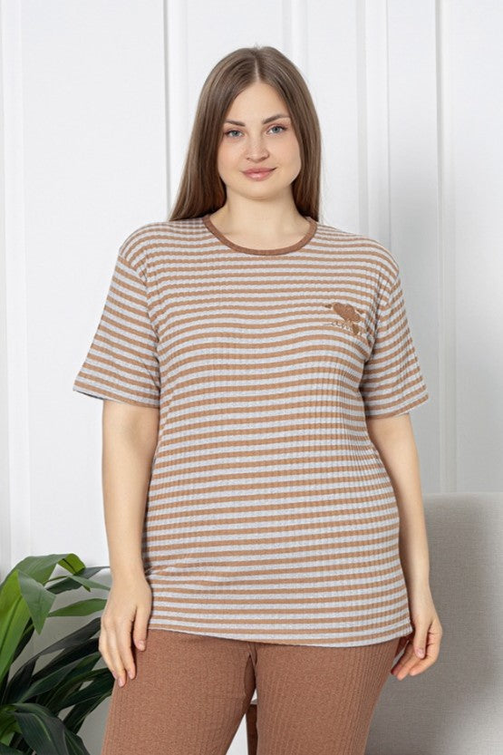 <tc>Ensemble de pyjama en coton à rayures avec des détails rapportés, capri, grande taille, X-Dreamy.</tc>