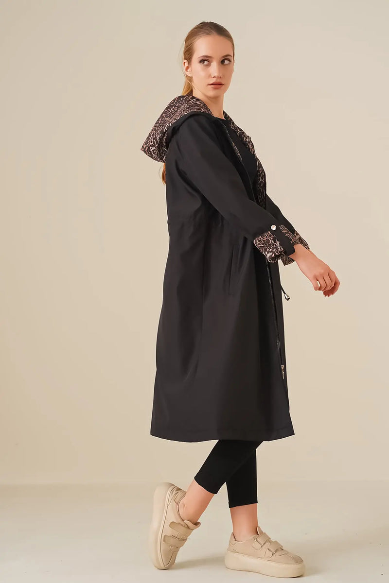 <tc>جاكيت نسائي طويل بسحاب أمامي - مزود بغطاء للراس - ببطانه مخططه</tc>