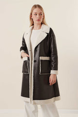 <tc>Manteau en Cuir Synthétique avec Col en Fourrure</tc>