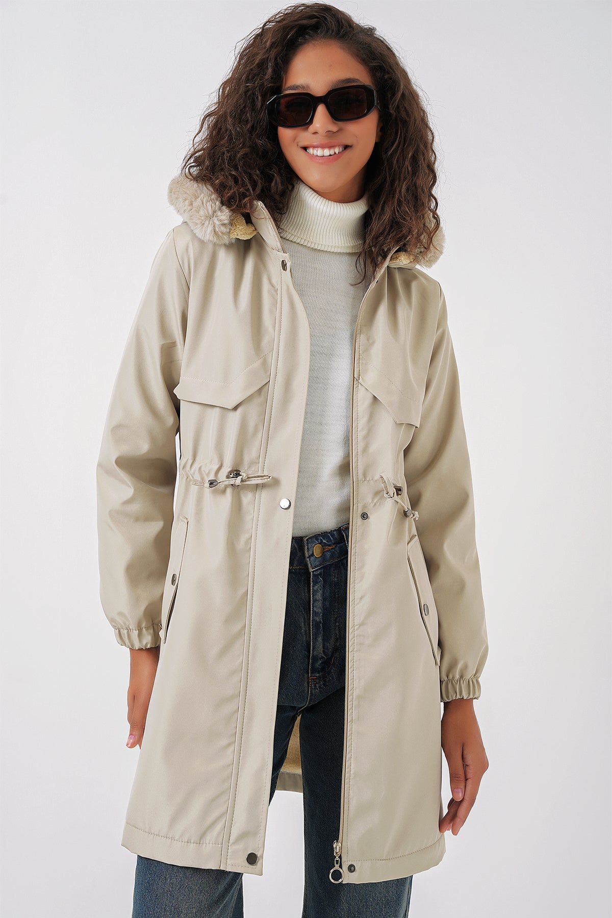 <tc>Manteau avec capuche en fausse fourrure 9129</tc>