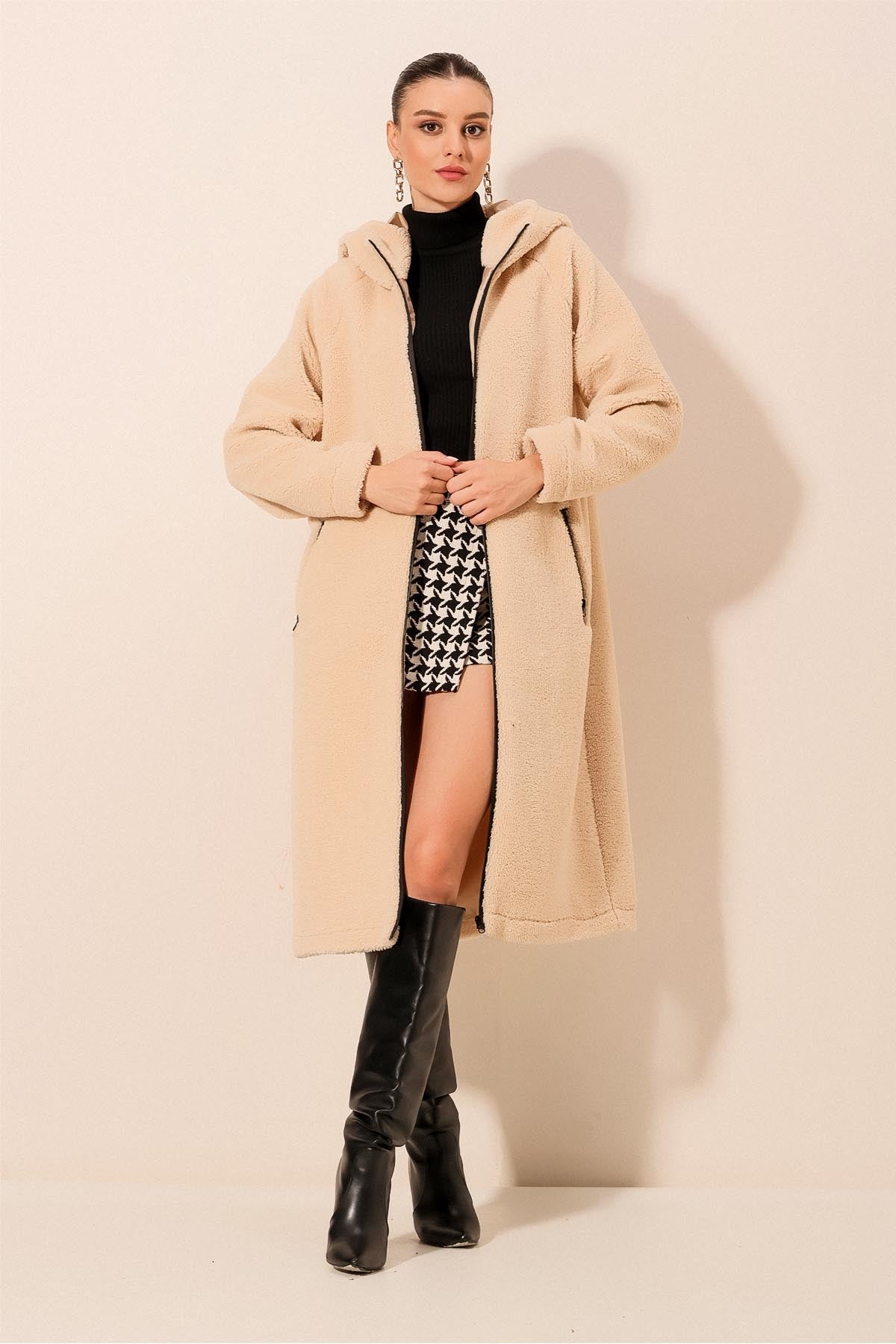 <tc><p>9132 manteau en peluche à capuche</p></tc>