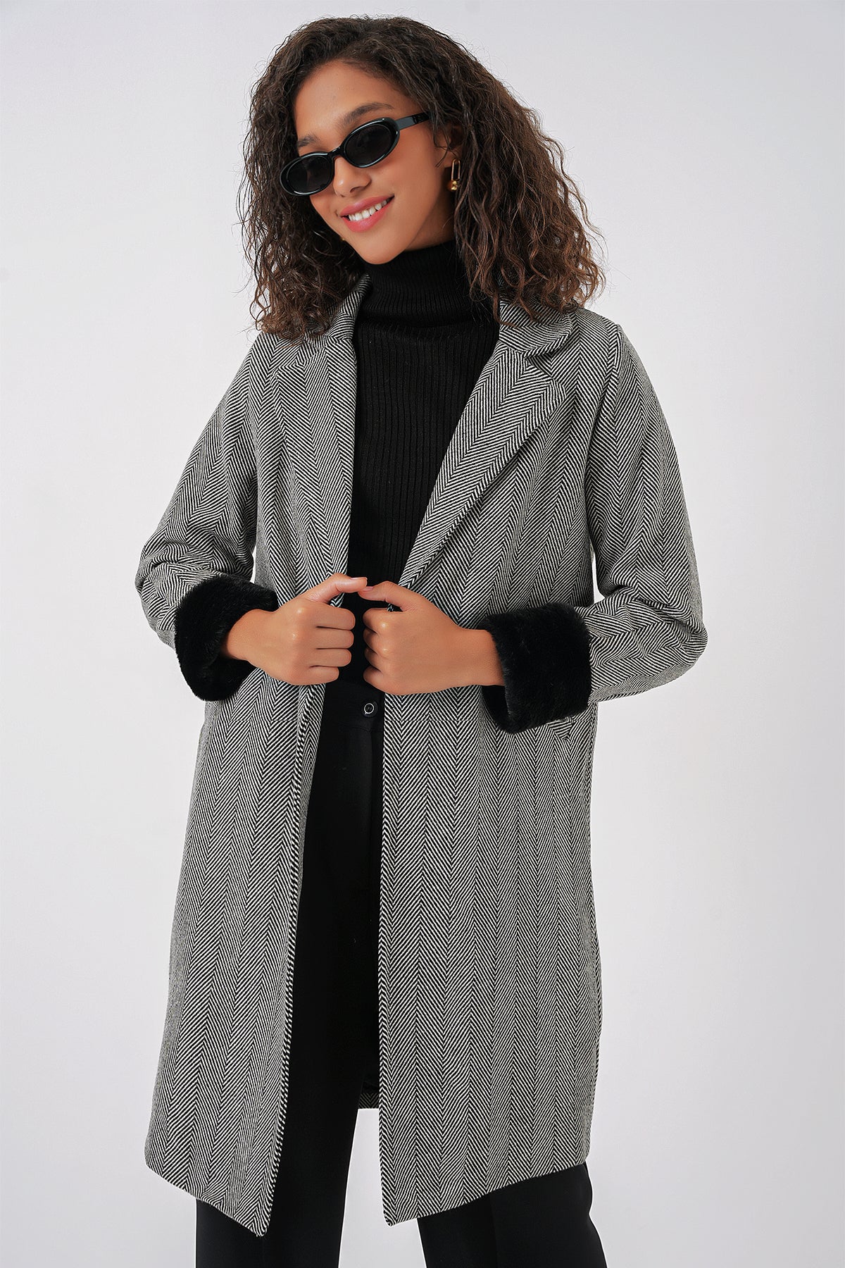 <tc>Manteau en laine à dos nageur et manches en fourrure pour femme 9145</tc>