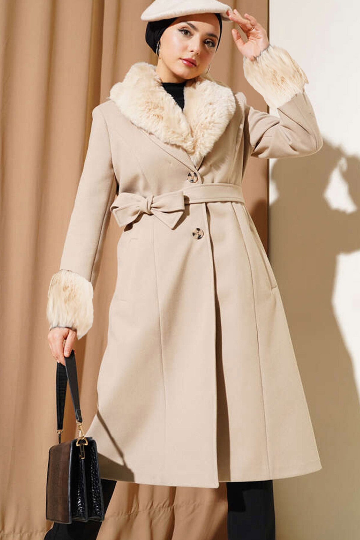 <tc>Manteau long avec détails en fourrure 9149</tc>