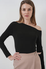 <tc>937 blouse en tissu sandy à encolure bateau</tc>