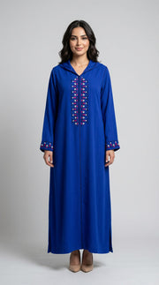 Djellaba bleue en tissu crêpe brodé