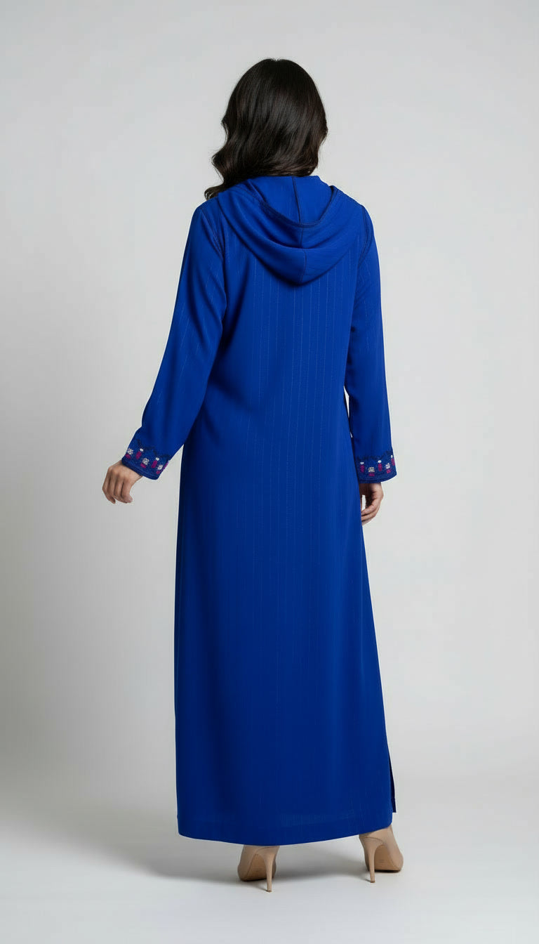 Djellaba bleue en tissu crêpe brodé