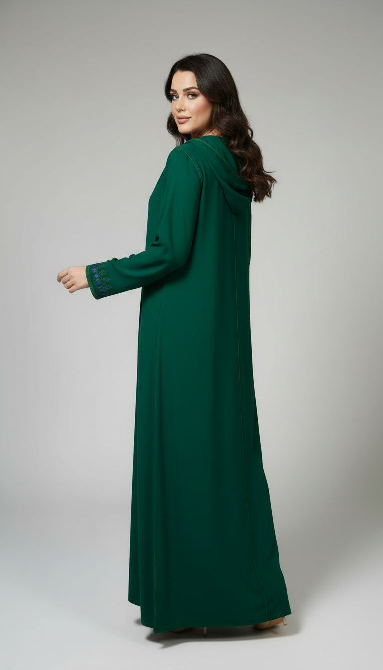 Djellaba verte en tissu crêpe brodé