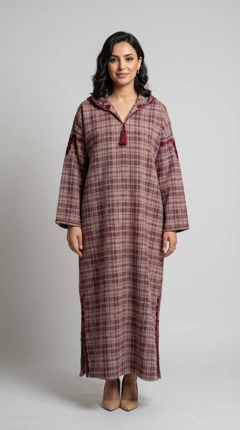 Djellaba à carreaux bordeaux – Charme chaleureux