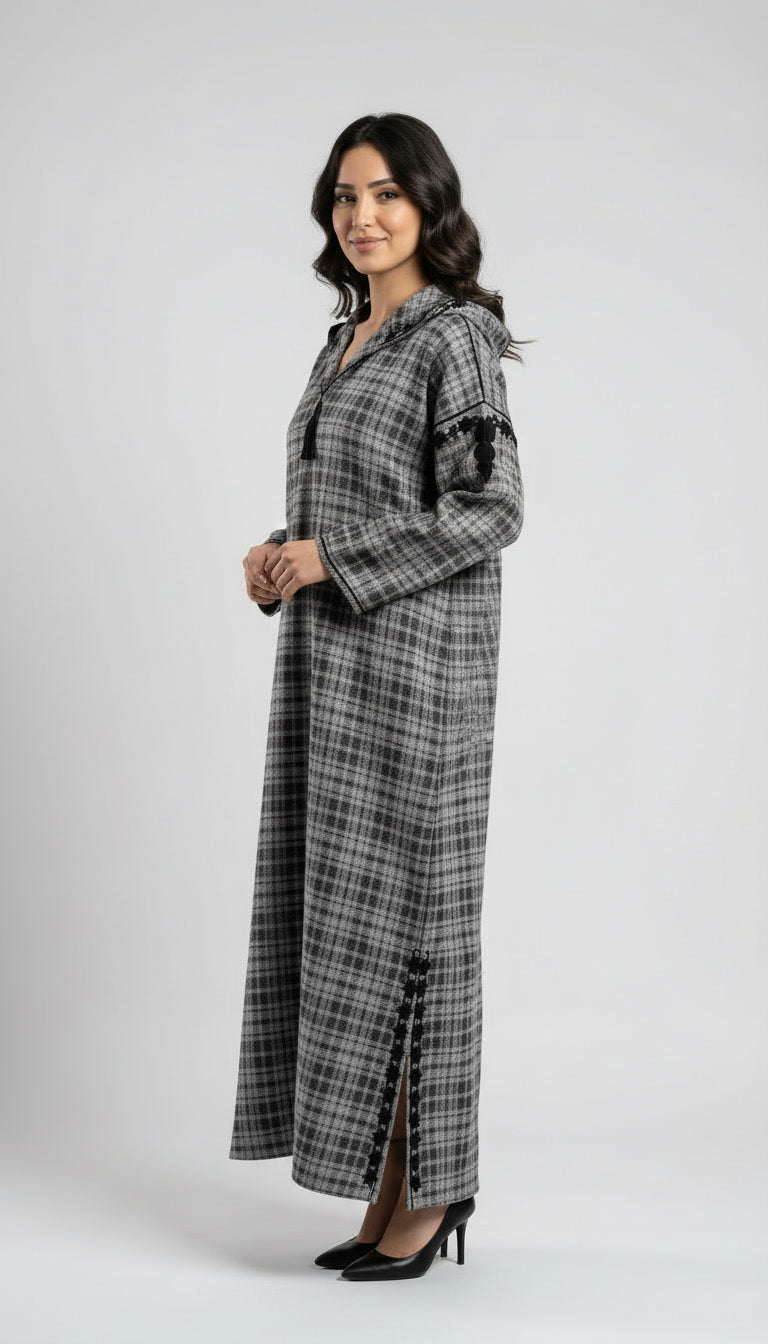 Djellaba à carreaux bordeaux – Charme chaleureux